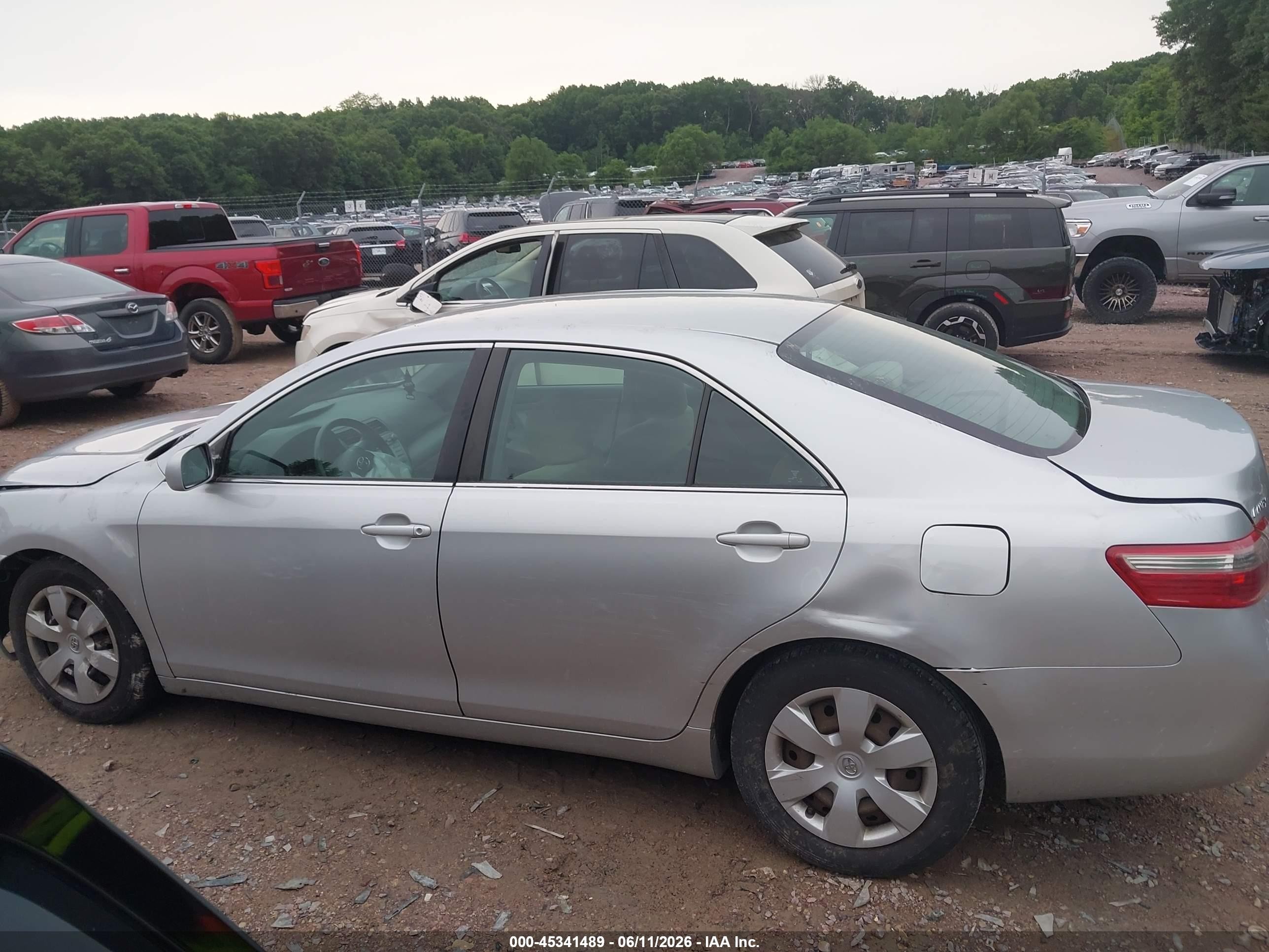 2008 Toyota Camry Le Серебряный vin: 4T4BE46K38R021473