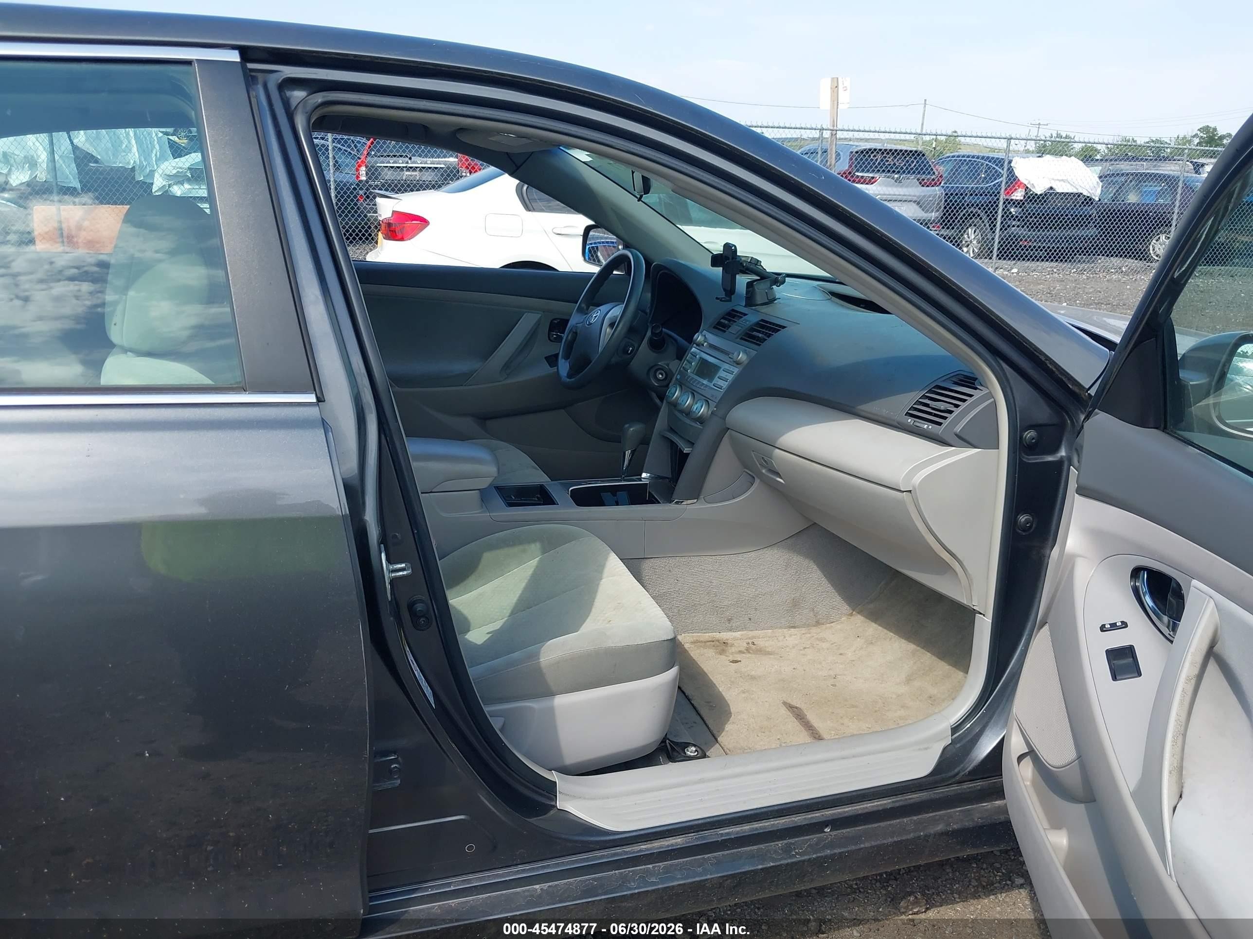 2008 Toyota Camry Le Gray vin: 4T4BE46K38R043733