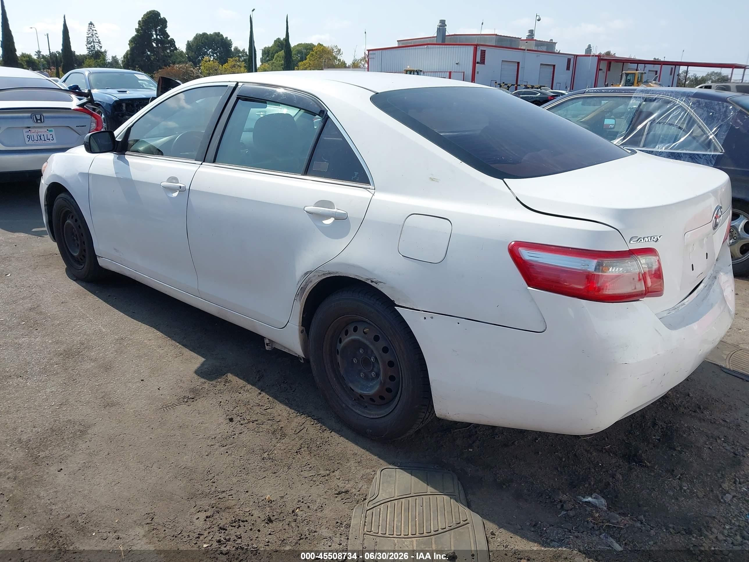 2009 Toyota Camry Le White vin: 4T4BE46K39R051123
