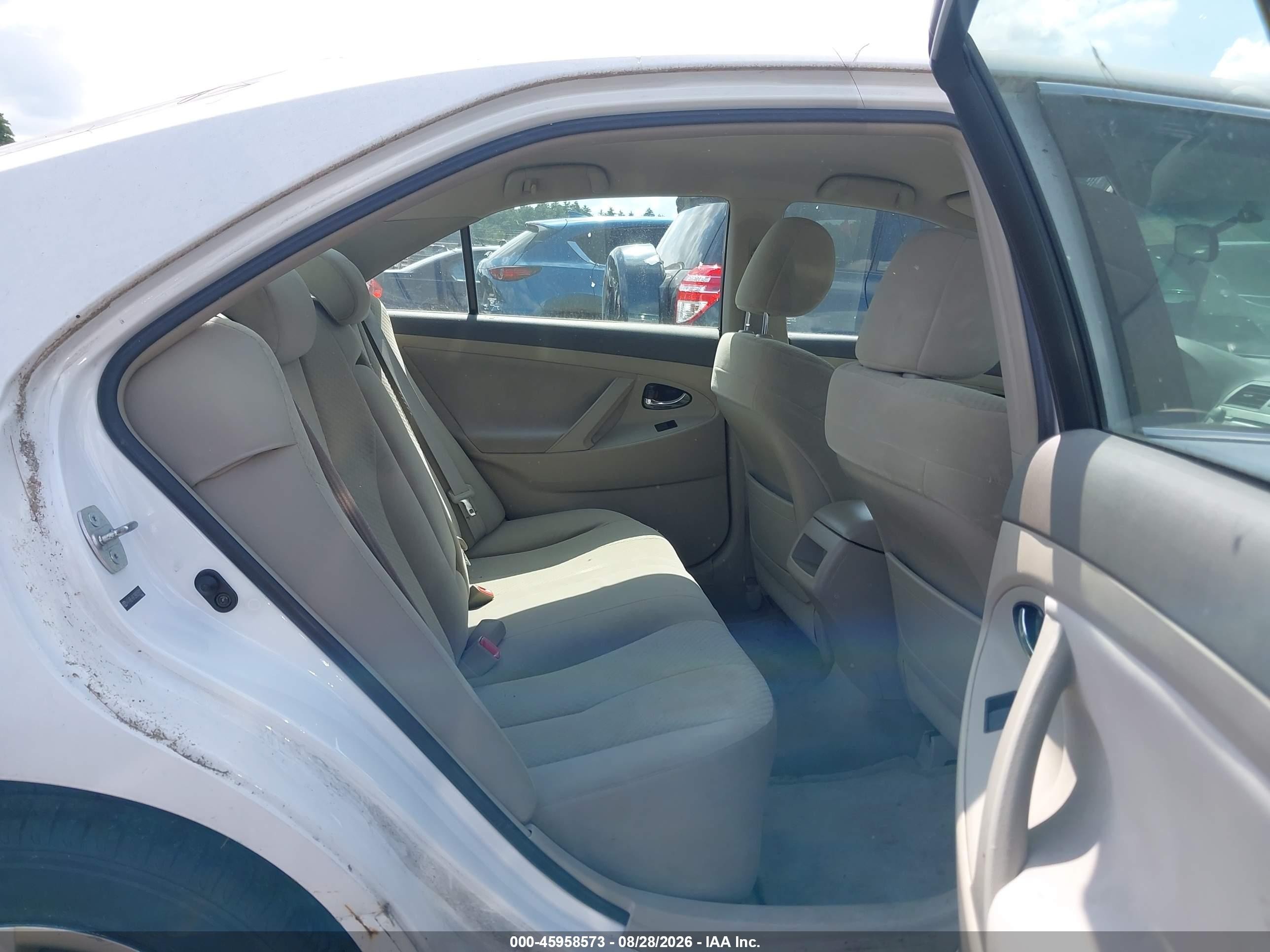 2009 Toyota Camry Le White vin: 4T4BE46K39R059111