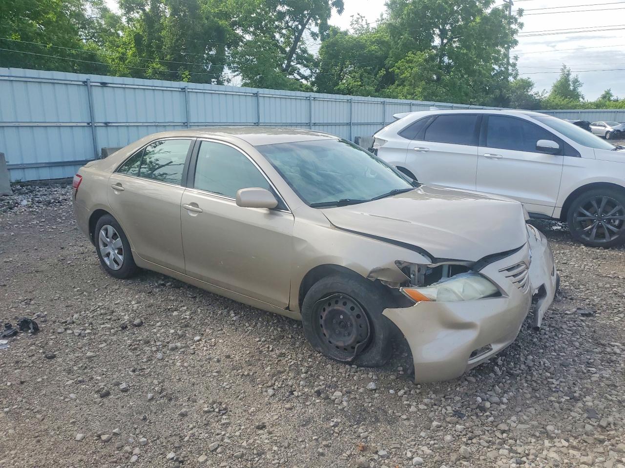 2009 Toyota Camry Le Gold vin: 4T4BE46K39R059206