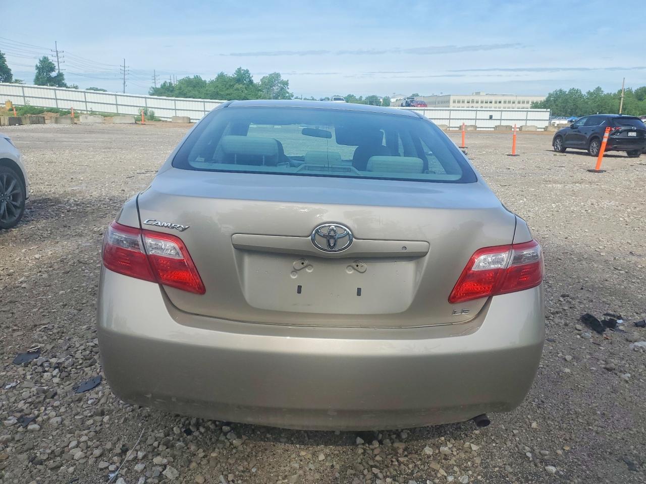 2009 Toyota Camry Le Gold vin: 4T4BE46K39R059206
