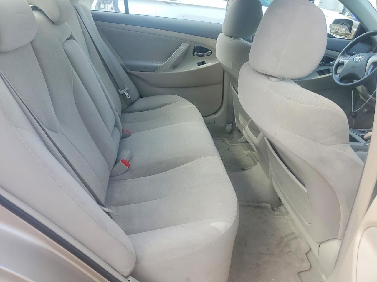 2009 Toyota Camry Le Gold vin: 4T4BE46K39R059206