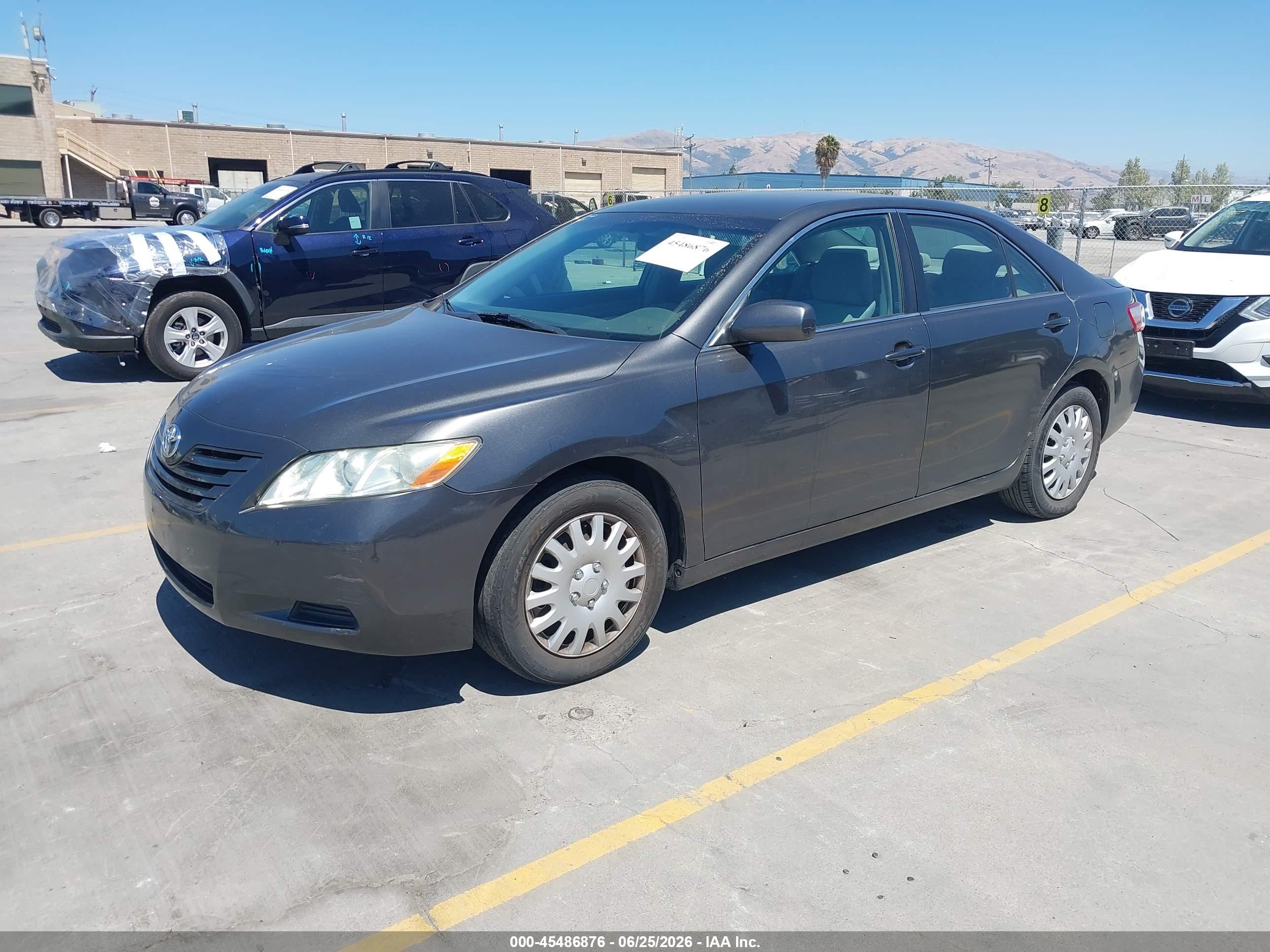 2009 Toyota Camry Le Gray vin: 4T4BE46K39R059738