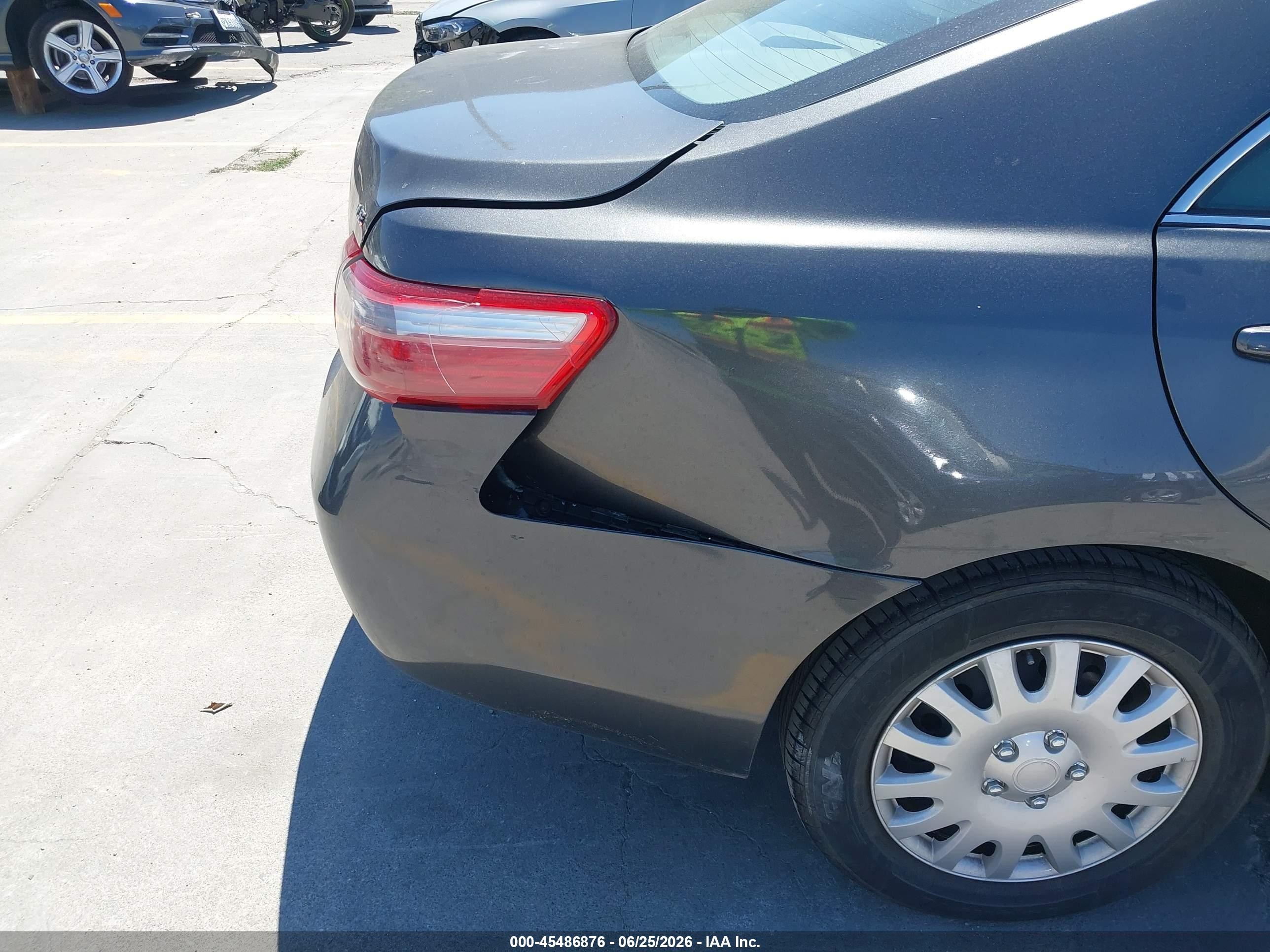 2009 Toyota Camry Le Gray vin: 4T4BE46K39R059738