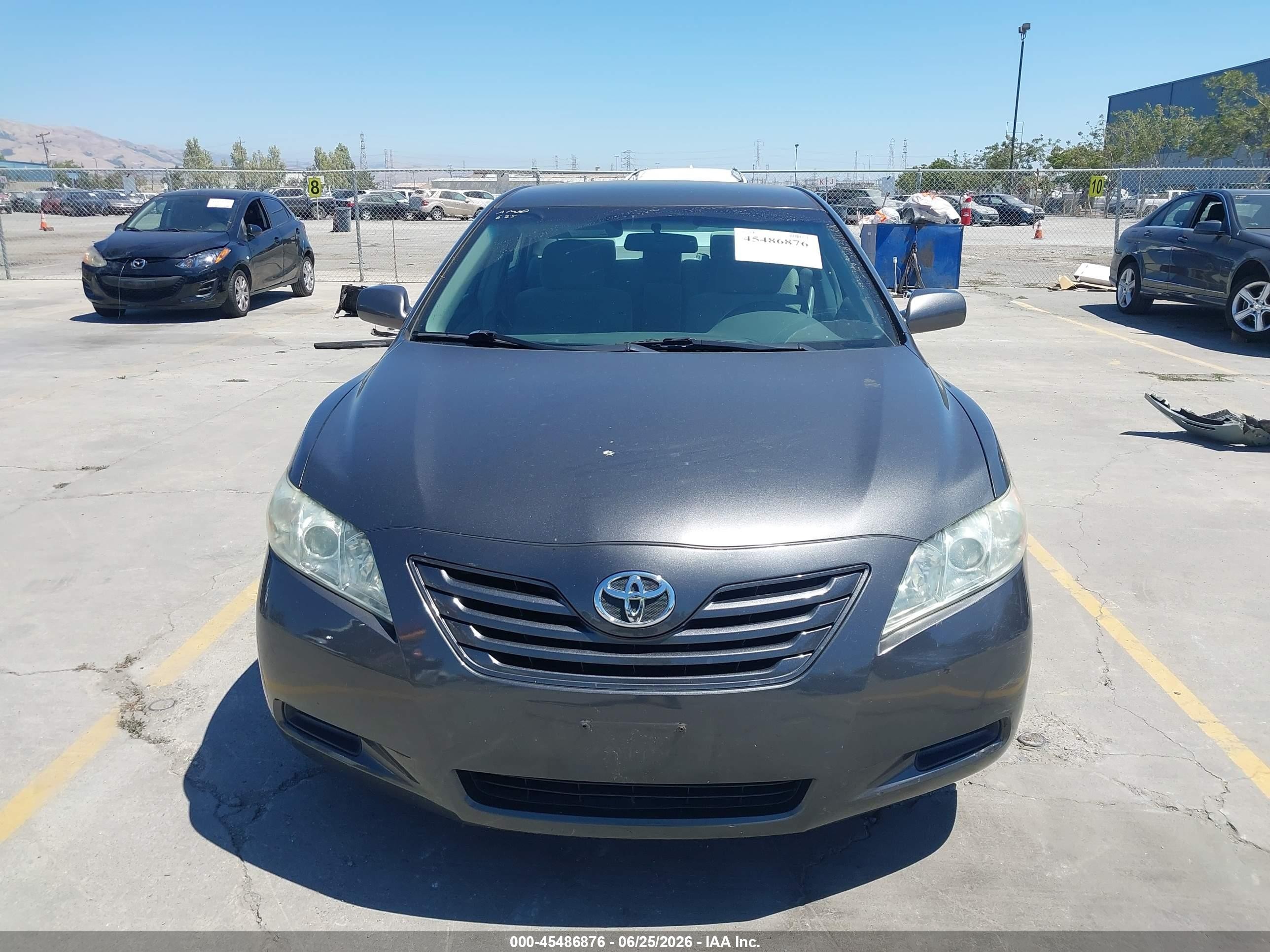 2009 Toyota Camry Le Gray vin: 4T4BE46K39R059738