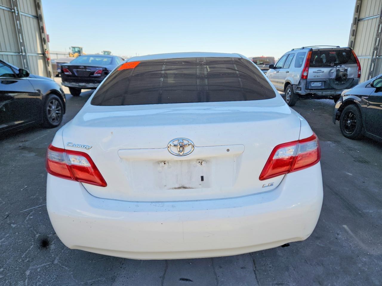 2009 Toyota Camry Le Белый vin: 4T4BE46K39R088267