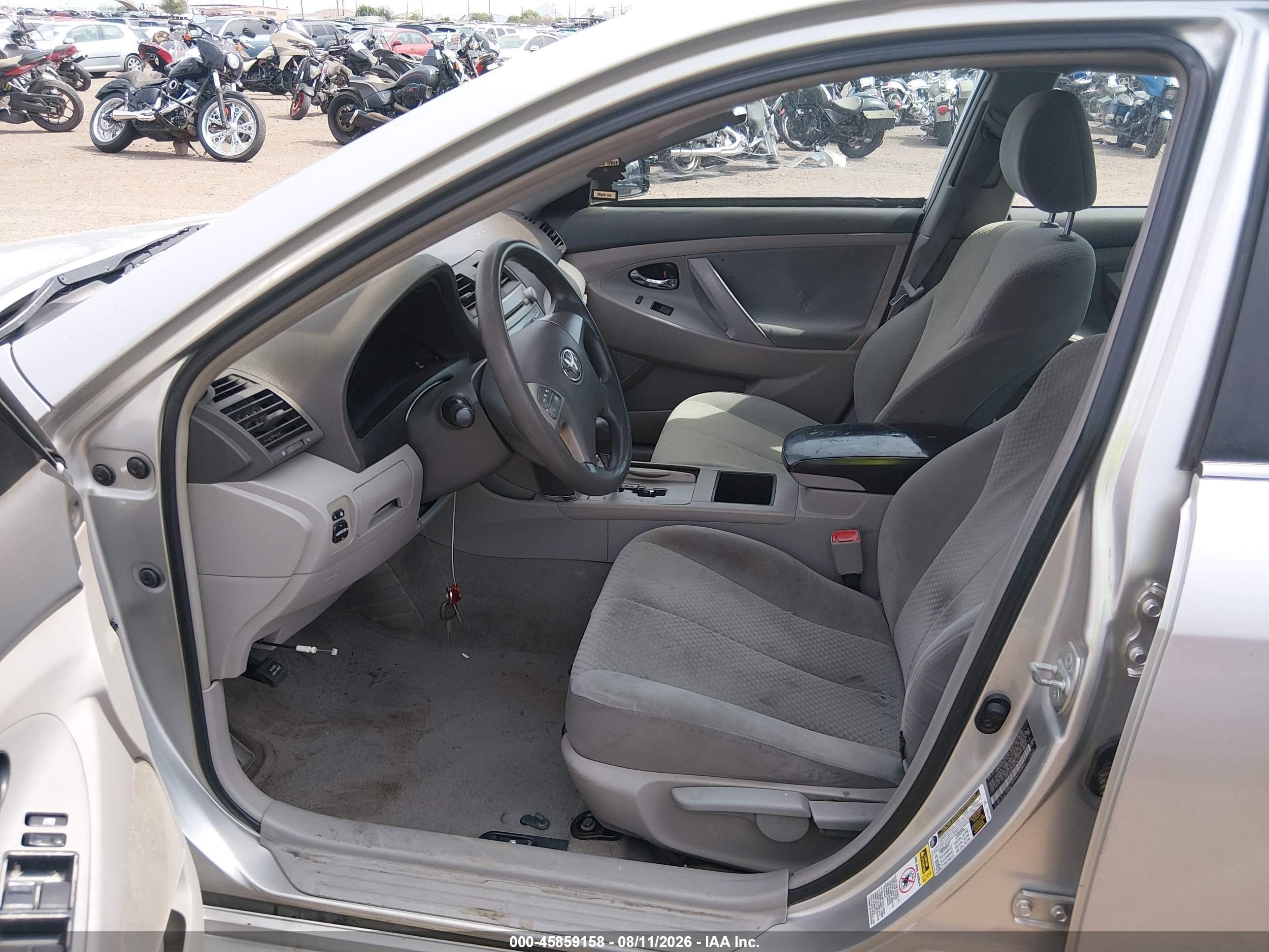 2009 Toyota Camry   Silver vin: 4T4BE46K39R092707