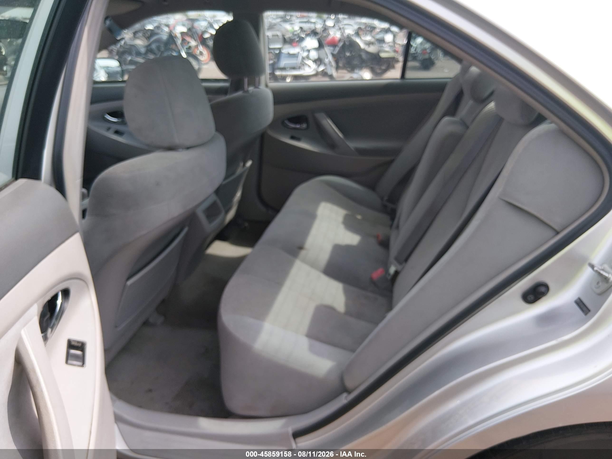 2009 Toyota Camry   Silver vin: 4T4BE46K39R092707