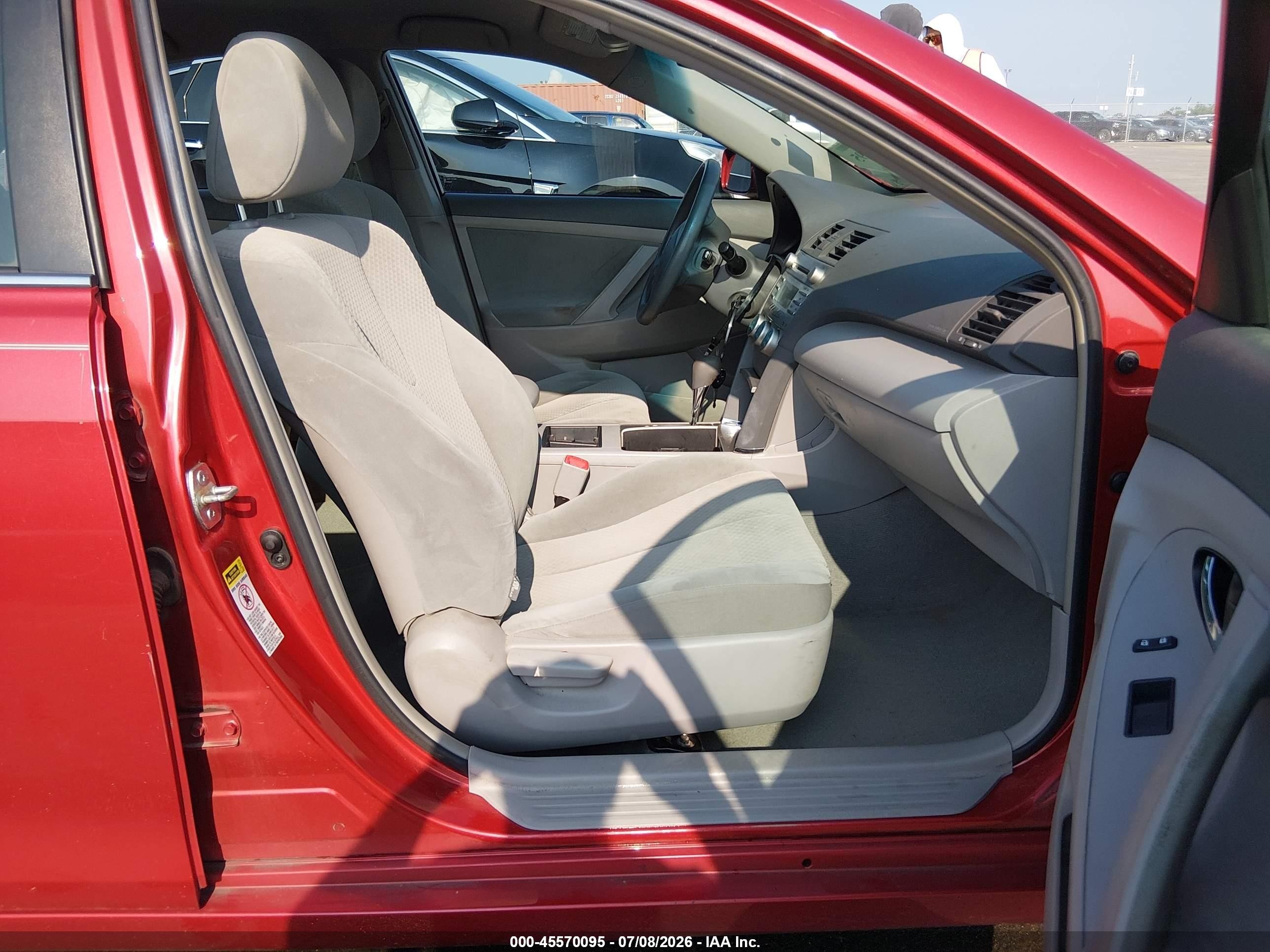 2009 Toyota Camry Le Red vin: 4T4BE46K39R093324