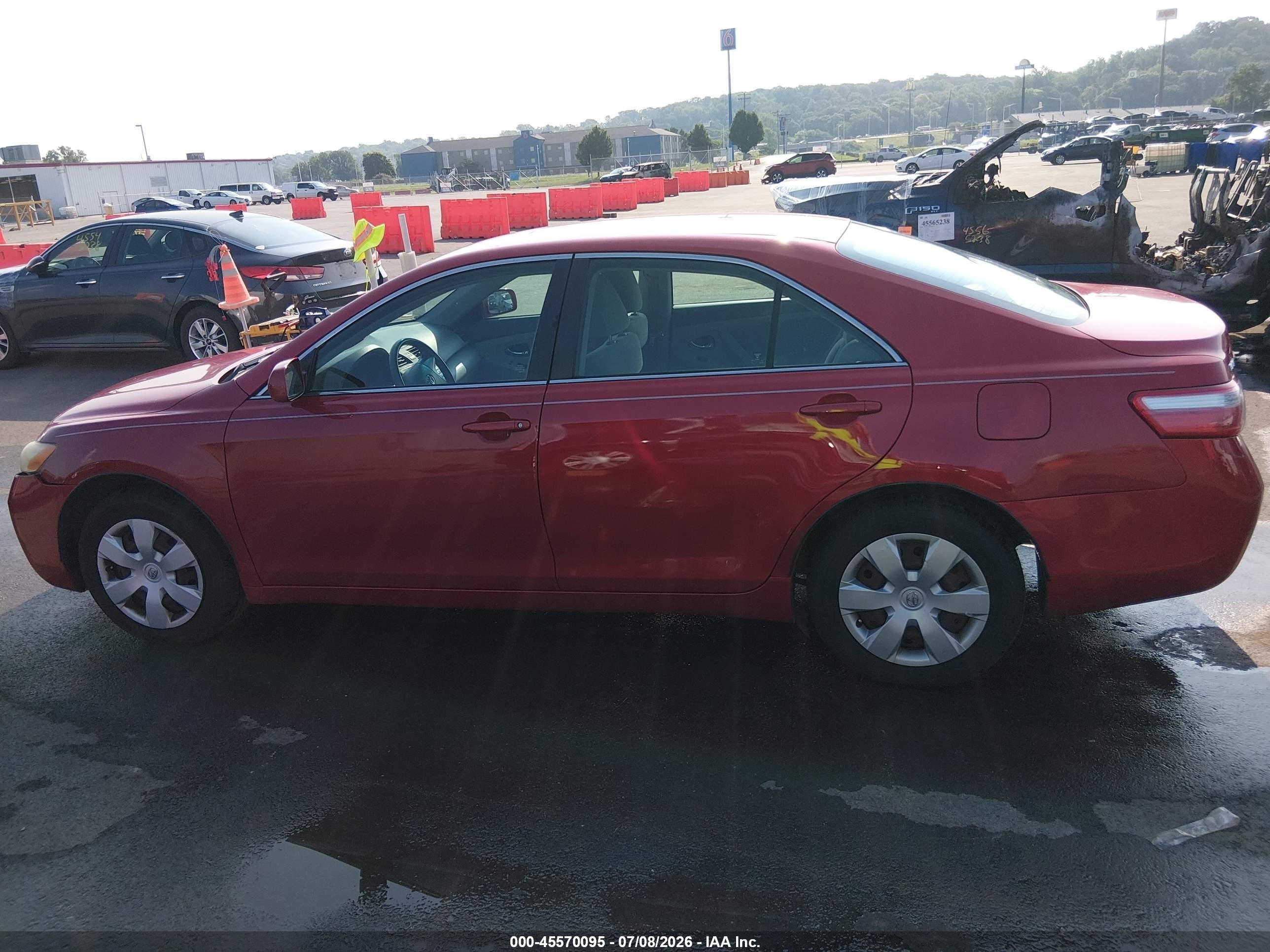 2009 Toyota Camry Le Red vin: 4T4BE46K39R093324