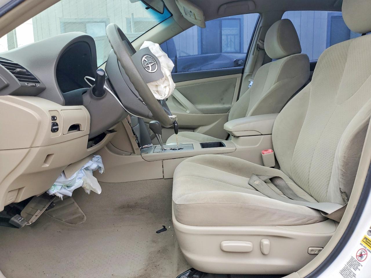 2009 Toyota Camry Le White vin: 4T4BE46K39R111191