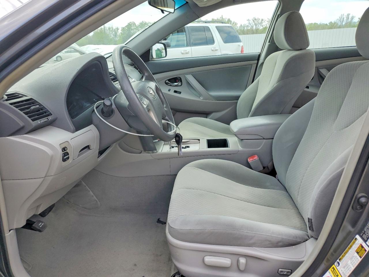 2009 Toyota Camry Le Gray vin: 4T4BE46K39R112972