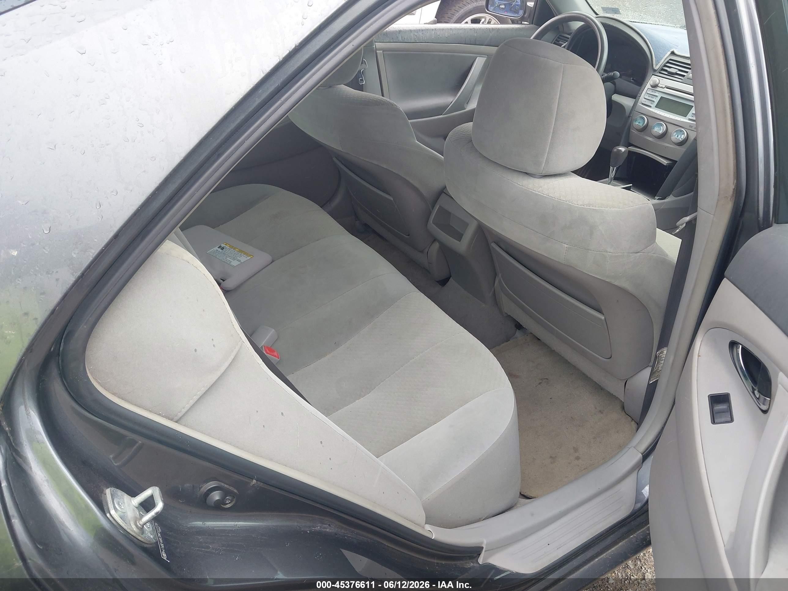 2009 Toyota Camry Le Gray vin: 4T4BE46K39R127729