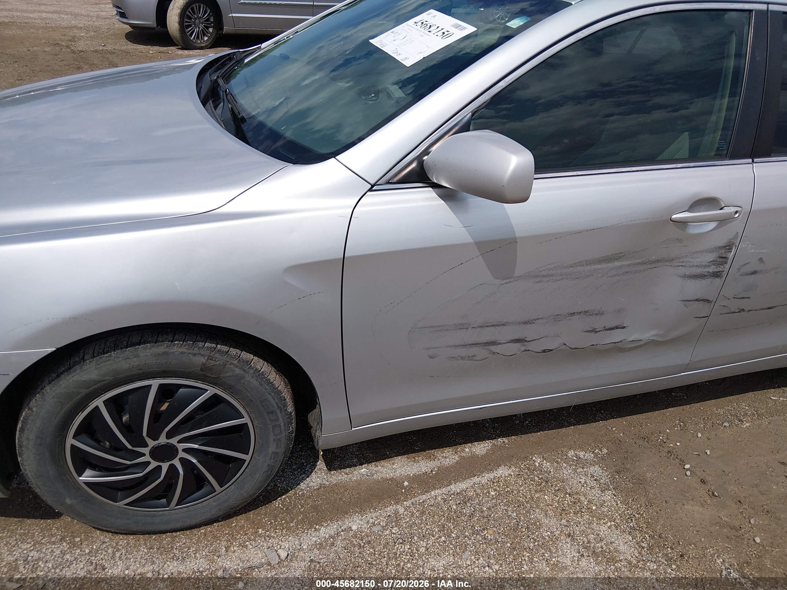 2009 Toyota Camry Le Серебряный vin: 4T4BE46K39R134180
