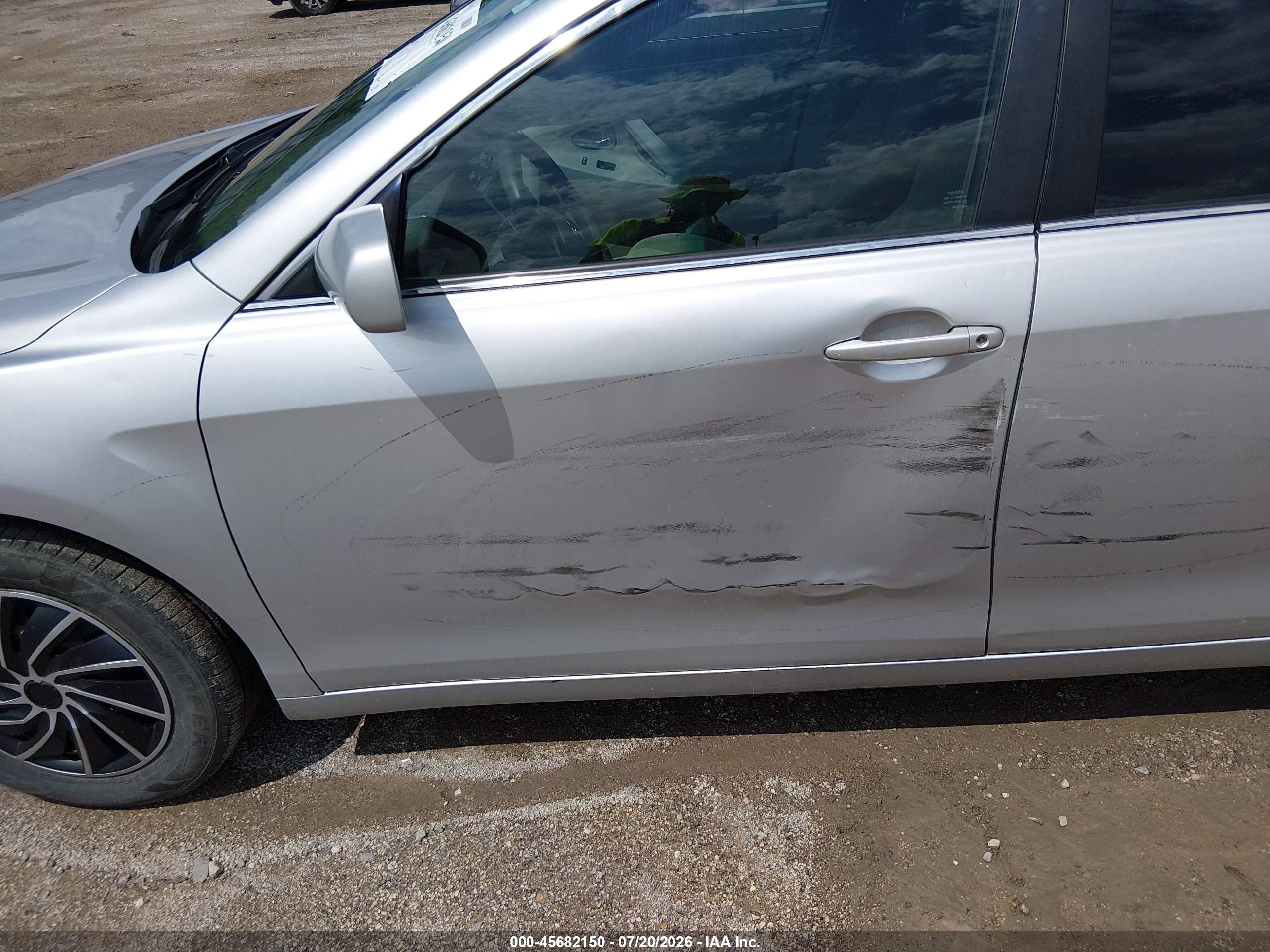2009 Toyota Camry Le Серебряный vin: 4T4BE46K39R134180