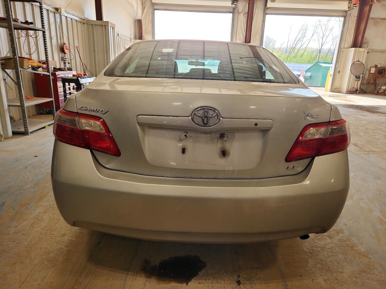 2008 Toyota Camry Le Silver vin: 4T4BE46K48R012541
