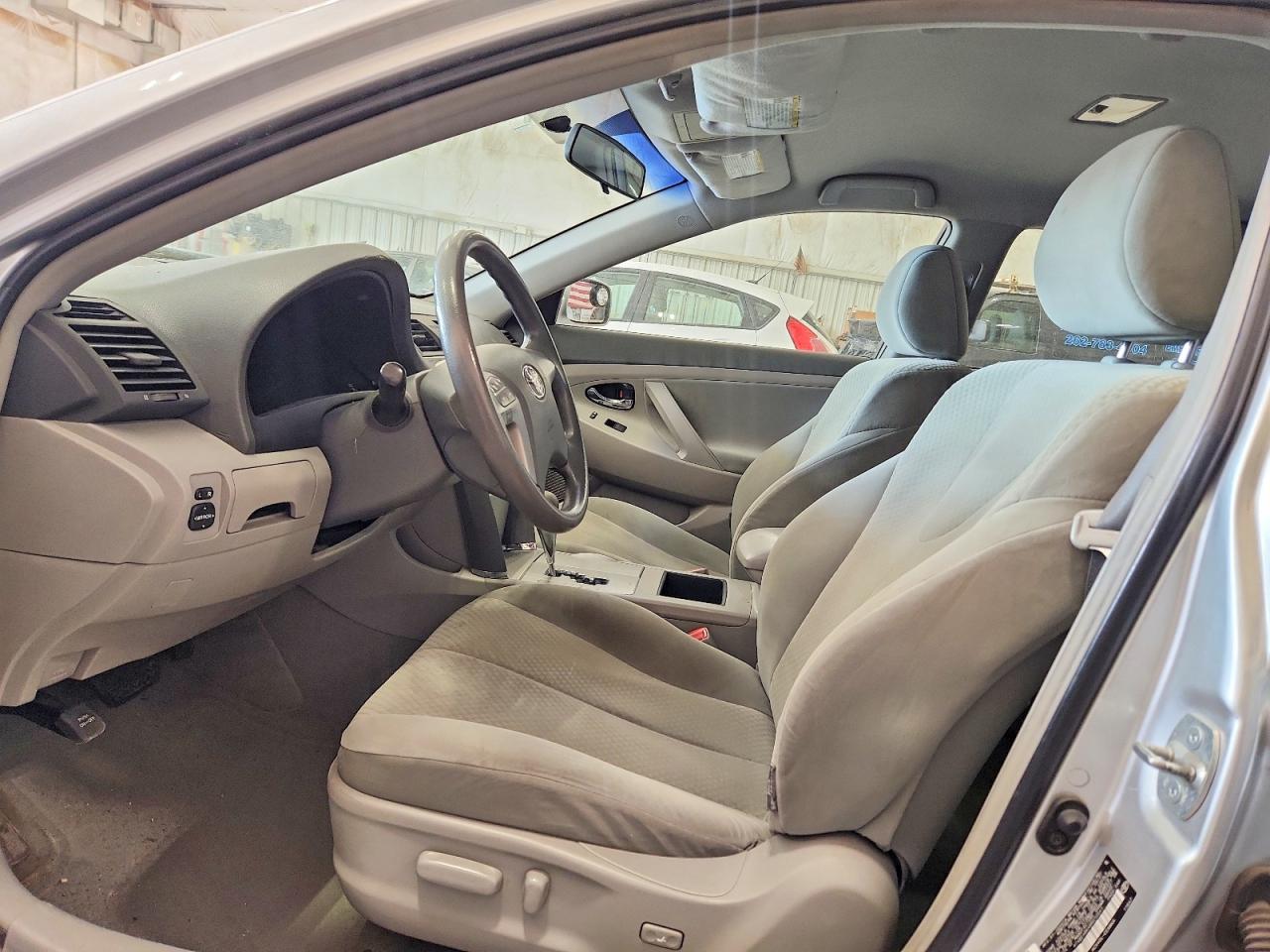 2008 Toyota Camry Le Silver vin: 4T4BE46K48R012541