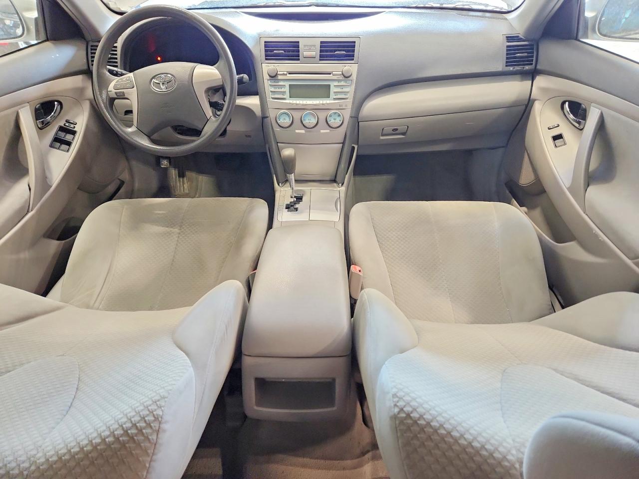 2008 Toyota Camry Le Silver vin: 4T4BE46K48R012541