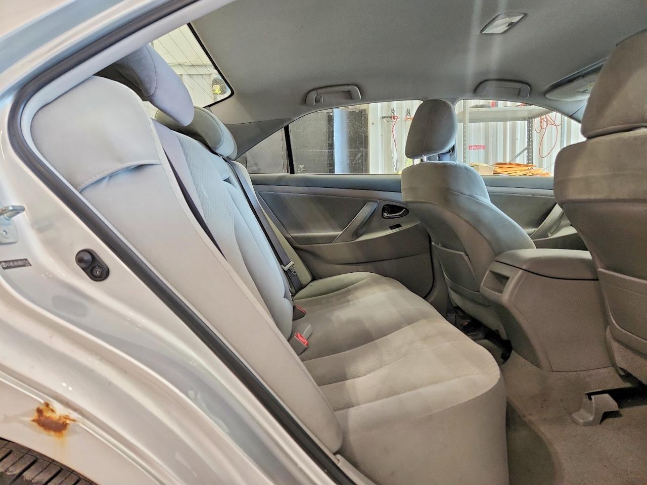 2008 Toyota Camry Le Silver vin: 4T4BE46K48R012541