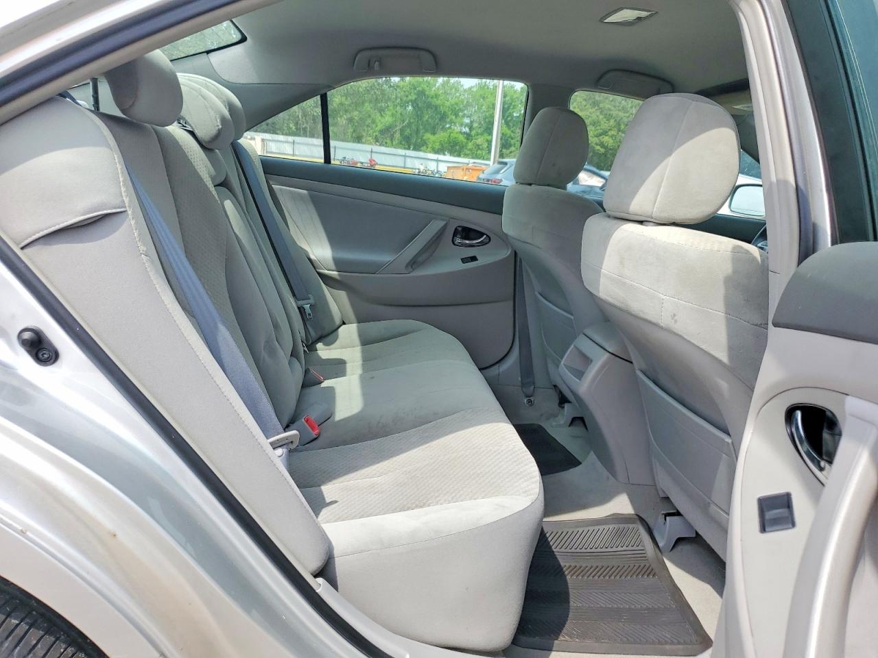 2008 Toyota Camry Base Silver vin: 4T4BE46K48R014404