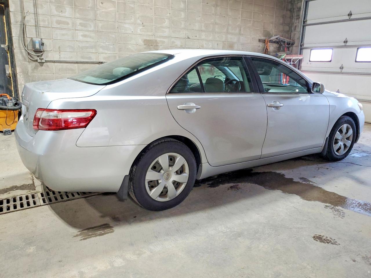 2008 Toyota Camry Le Silver vin: 4T4BE46K48R030814