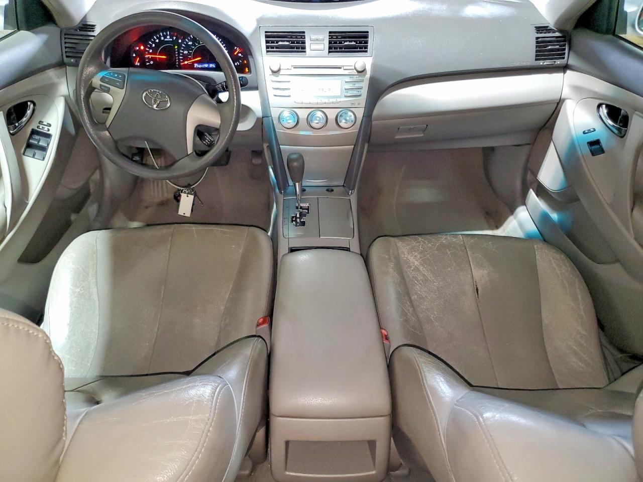 2008 Toyota Camry Le Silver vin: 4T4BE46K48R030814