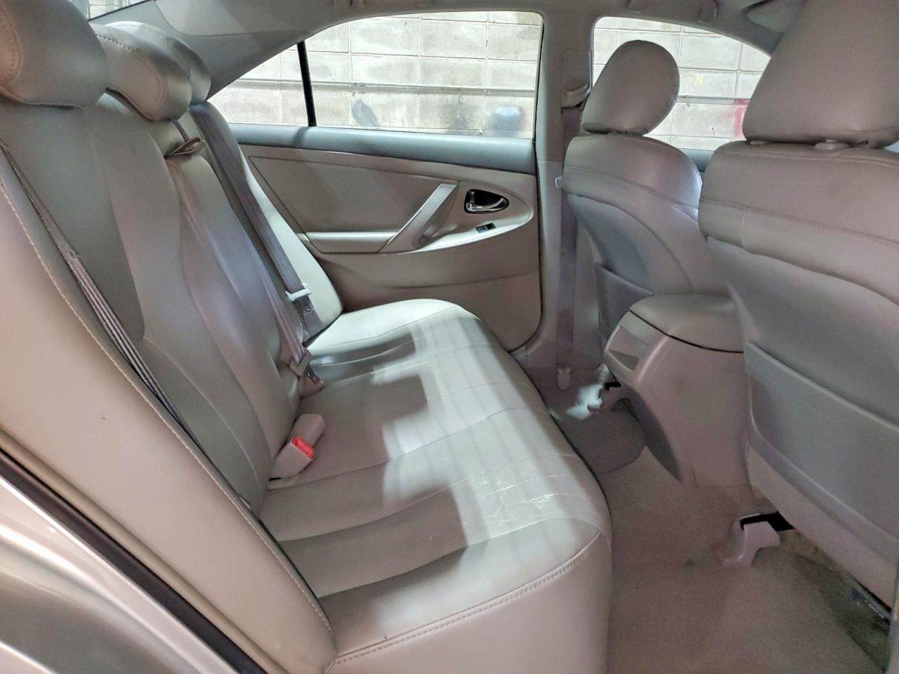 2008 Toyota Camry Le Silver vin: 4T4BE46K48R030814