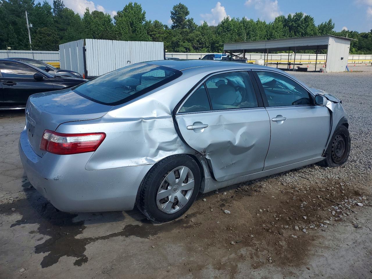 2009 Toyota Camry Le Silver vin: 4T4BE46K49R070926
