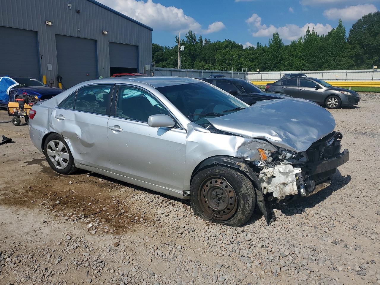 2009 Toyota Camry Le Silver vin: 4T4BE46K49R070926