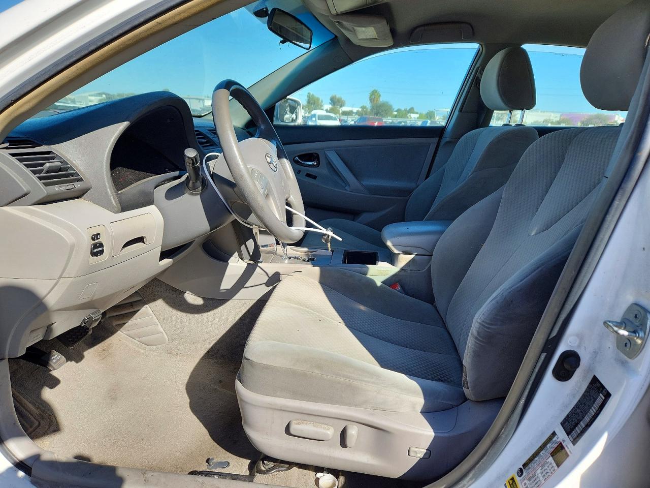 2009 Toyota Camry Le Белый vin: 4T4BE46K49R072952