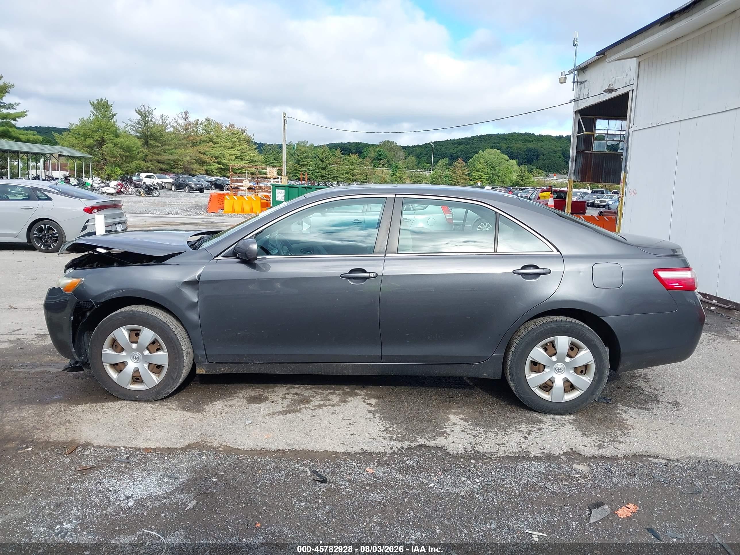 2009 Toyota Camry Le Gray vin: 4T4BE46K49R086074