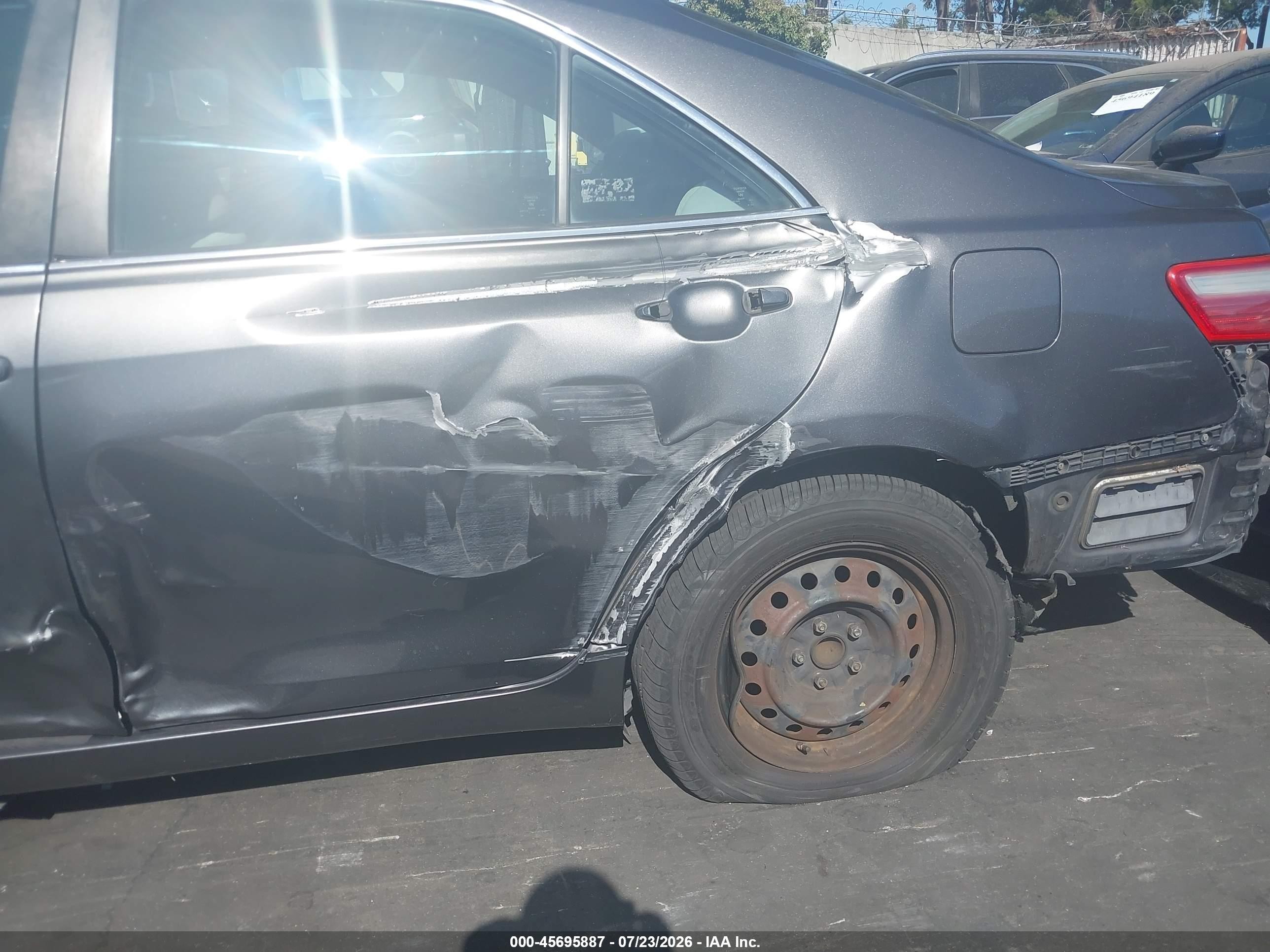 2009 Toyota Camry Le Gray vin: 4T4BE46K49R090321