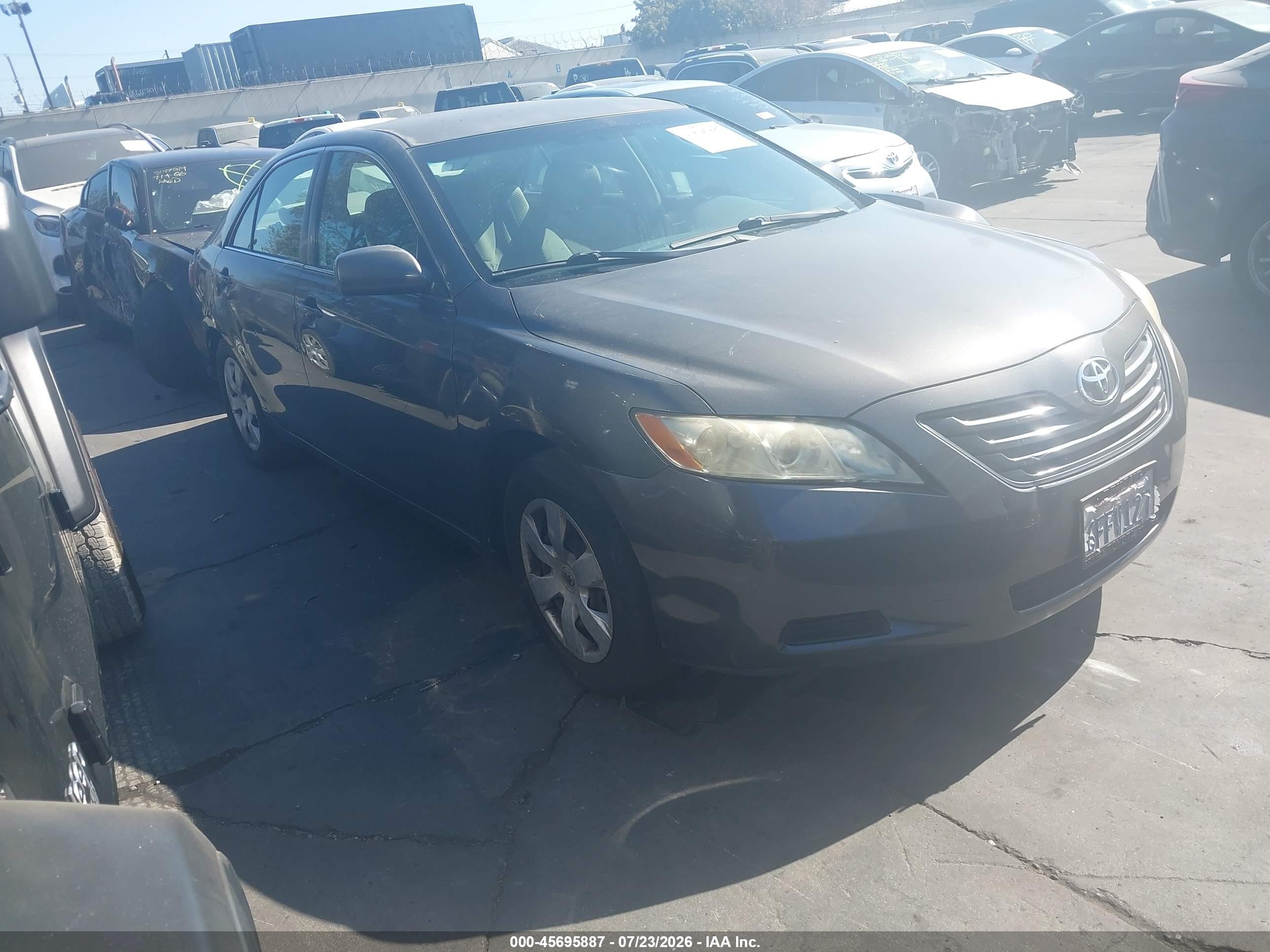 2009 Toyota Camry Le Gray vin: 4T4BE46K49R090321