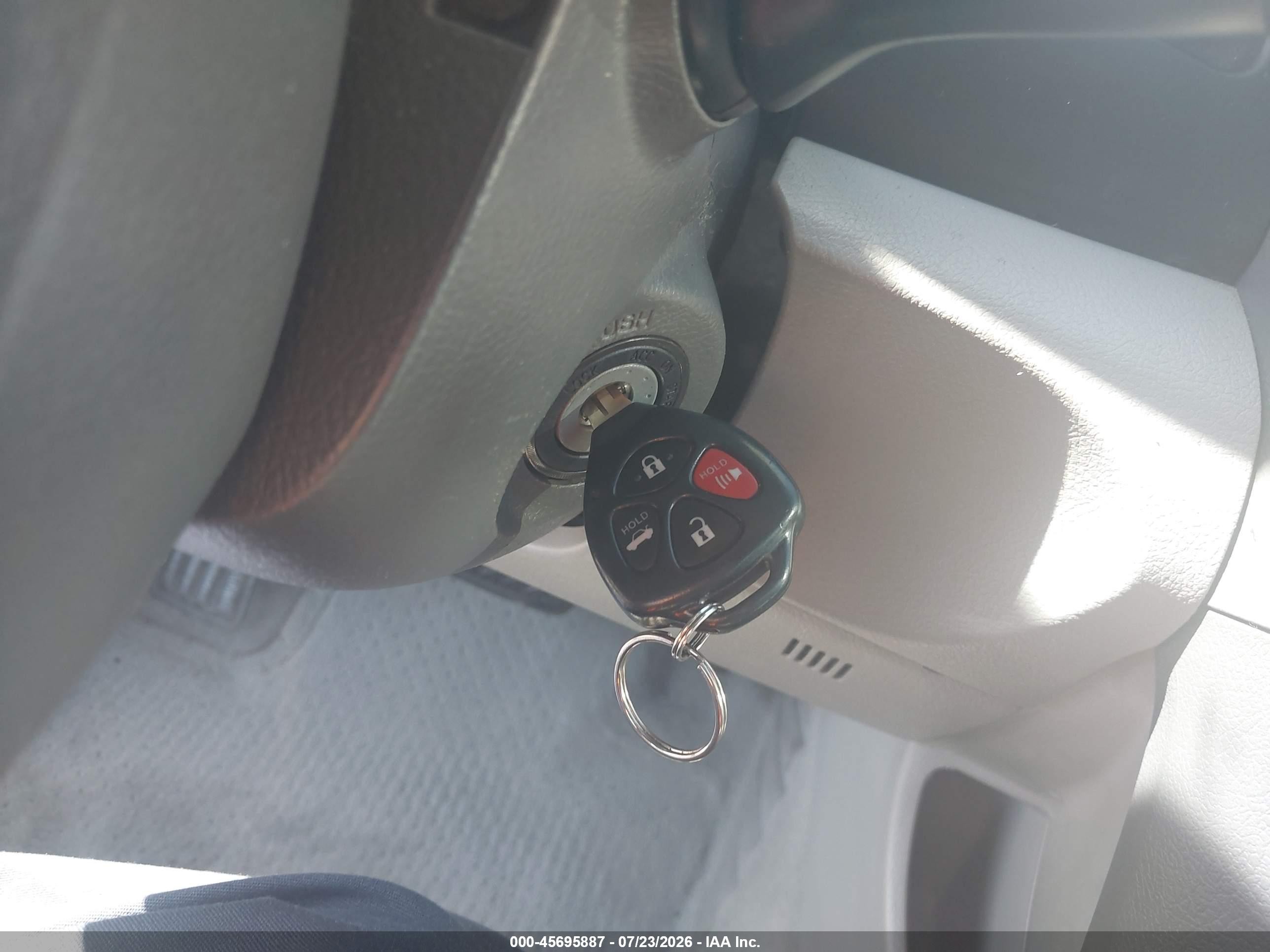 2009 Toyota Camry Le Gray vin: 4T4BE46K49R090321