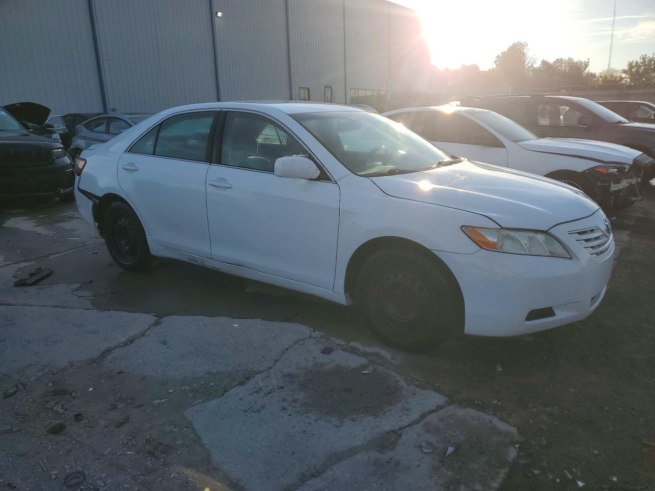 2009 Toyota Camry Le White vin: 4T4BE46K49R090416