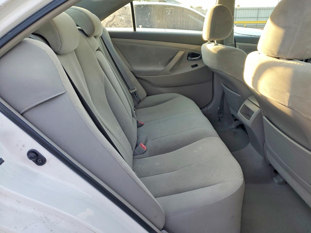 2009 Toyota Camry Le White vin: 4T4BE46K49R090416