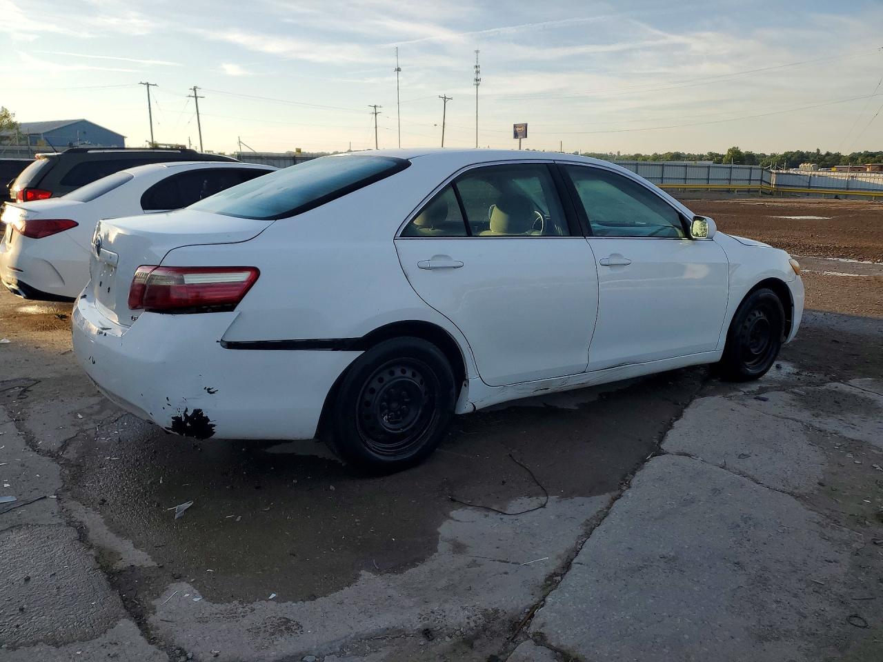 2009 Toyota Camry Le White vin: 4T4BE46K49R090416