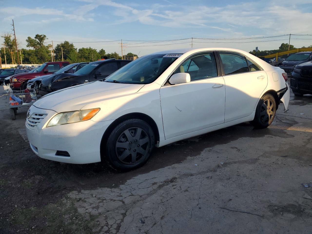2009 Toyota Camry Le White vin: 4T4BE46K49R090416