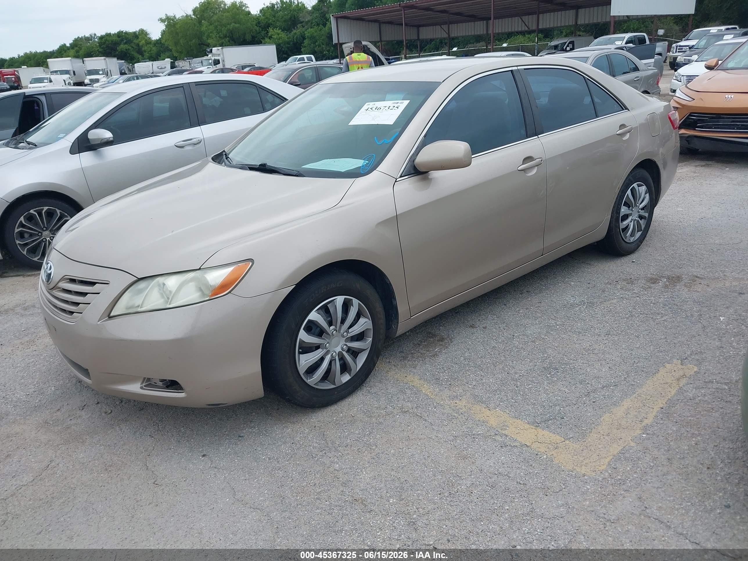 2009 Toyota Camry Le Tan vin: 4T4BE46K49R121695