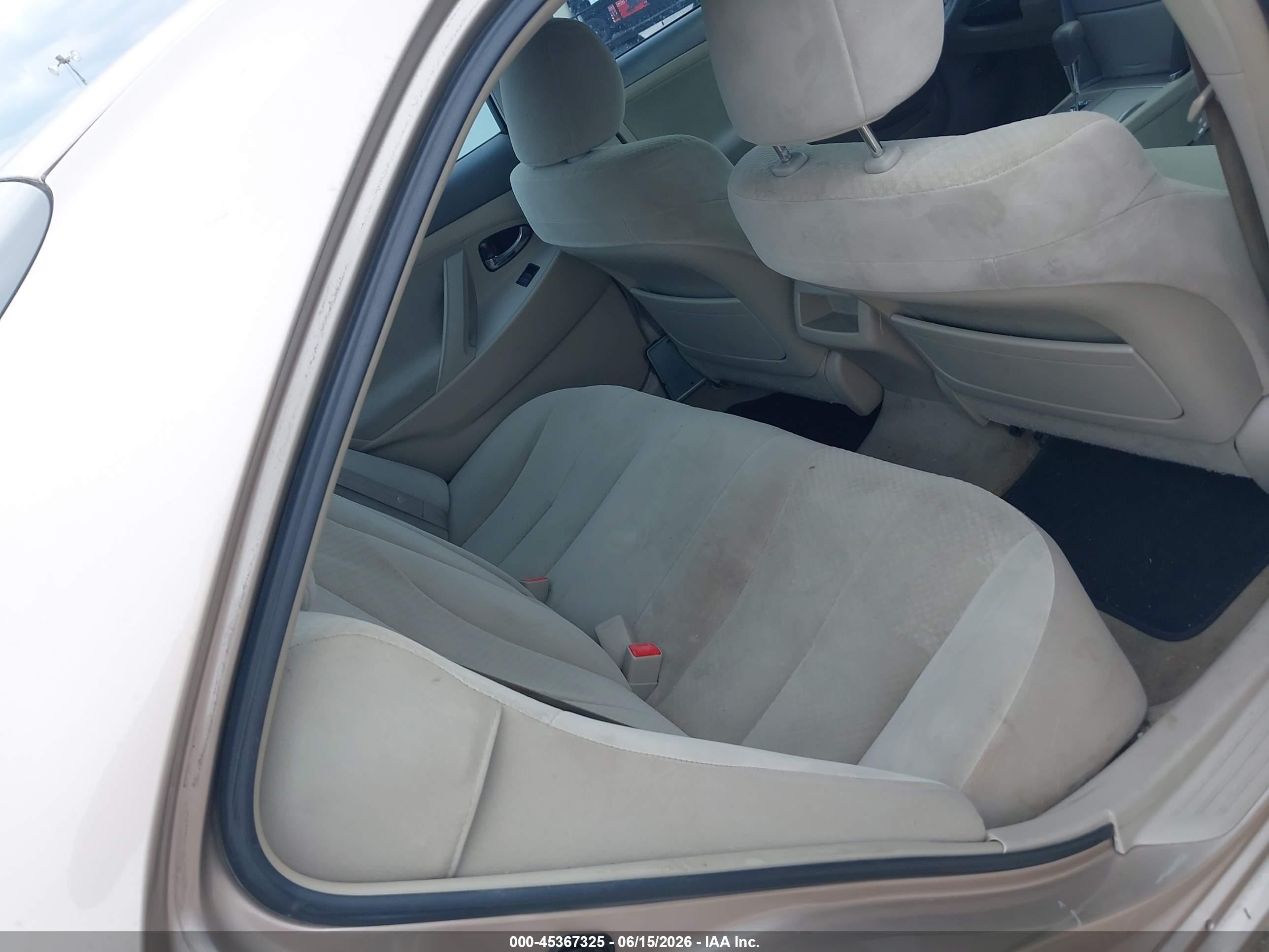 2009 Toyota Camry Le Tan vin: 4T4BE46K49R121695