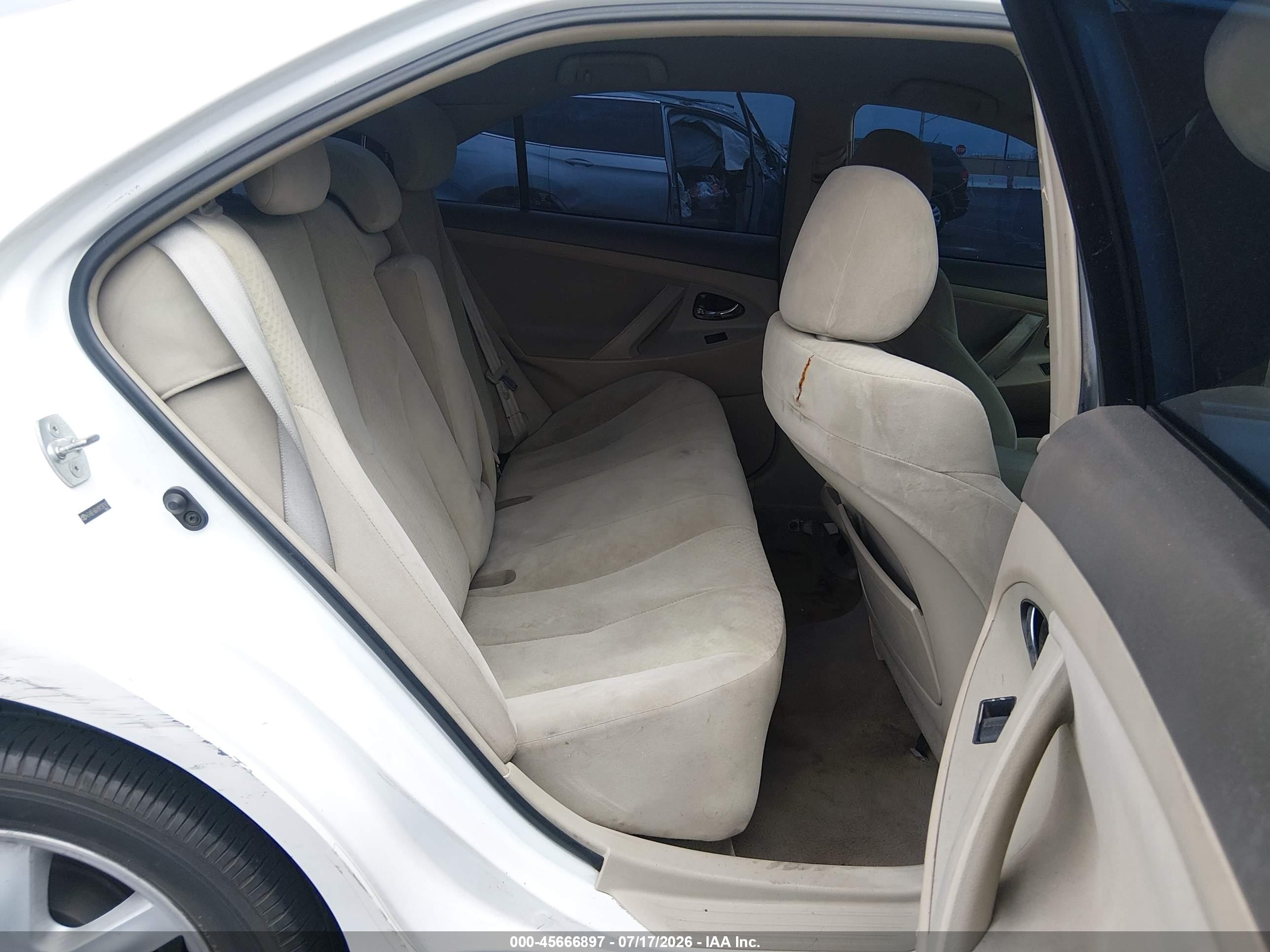 2009 Toyota Camry Le White vin: 4T4BE46K49R128145