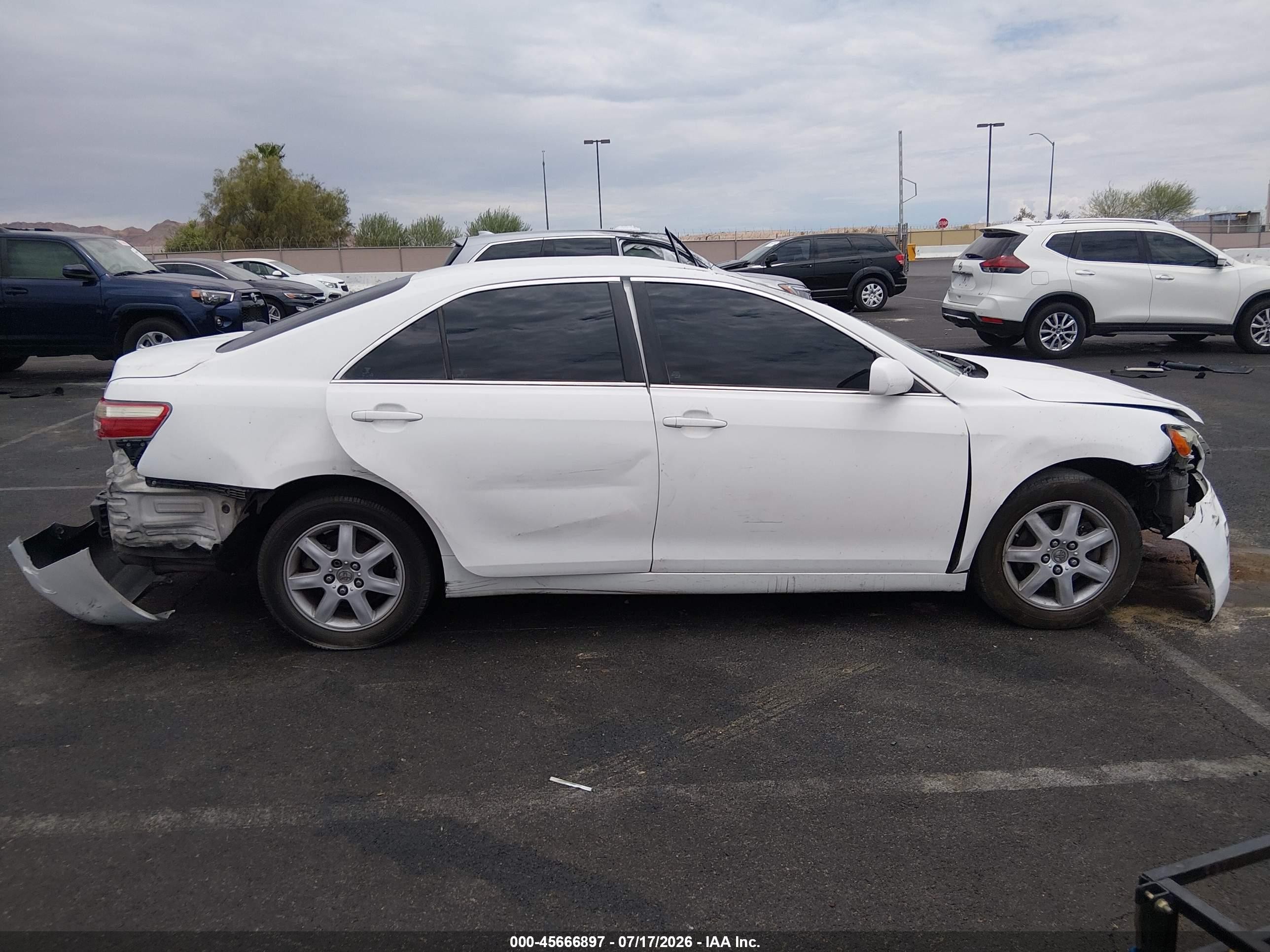 2009 Toyota Camry Le White vin: 4T4BE46K49R128145