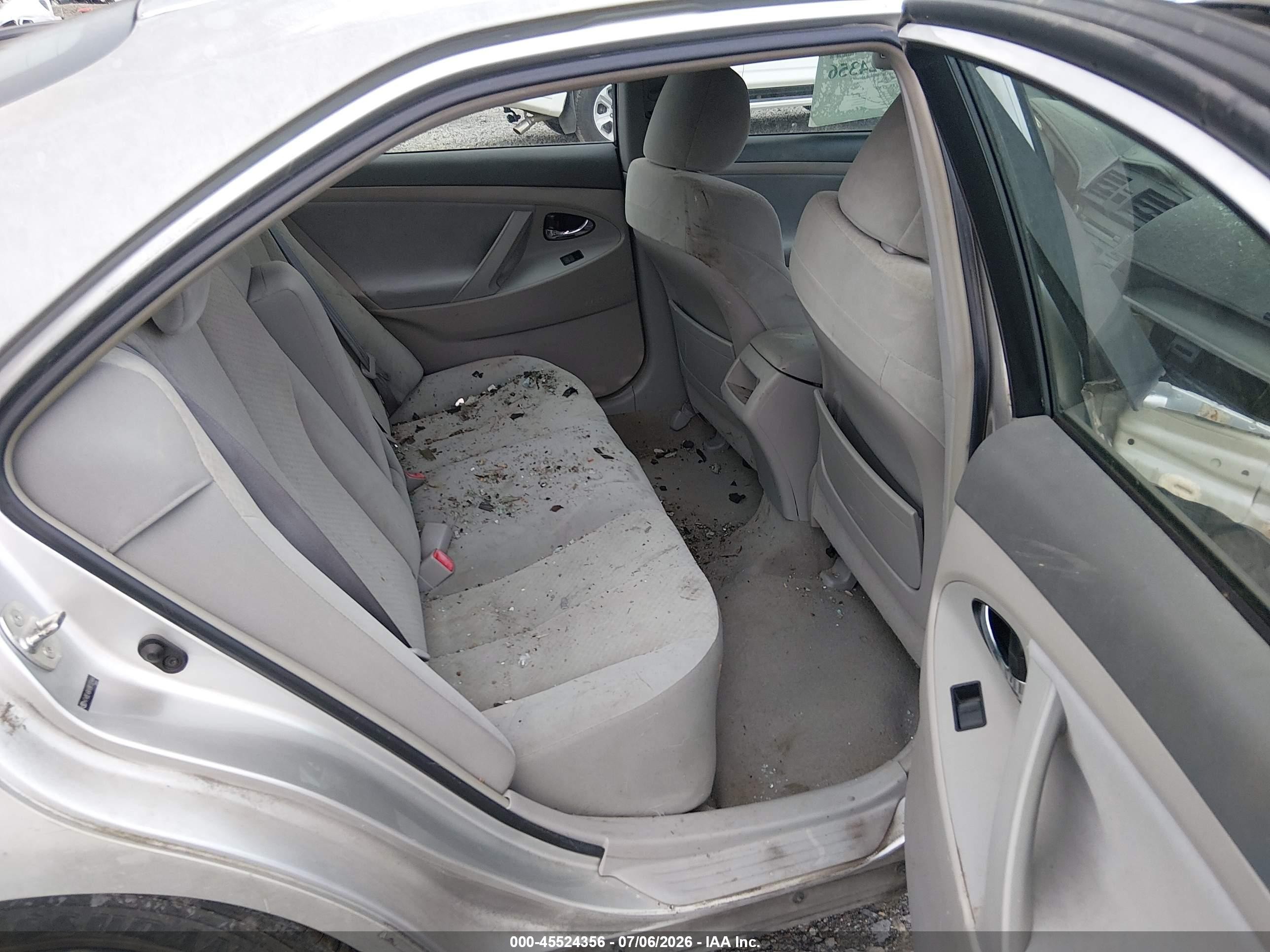 2009 Toyota Camry Le Silver vin: 4T4BE46K49R137444