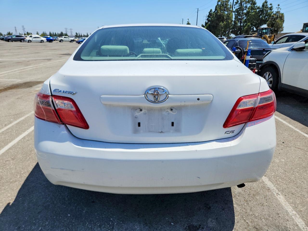 2007 Toyota Camry Ce White vin: 4T4BE46K57R010506