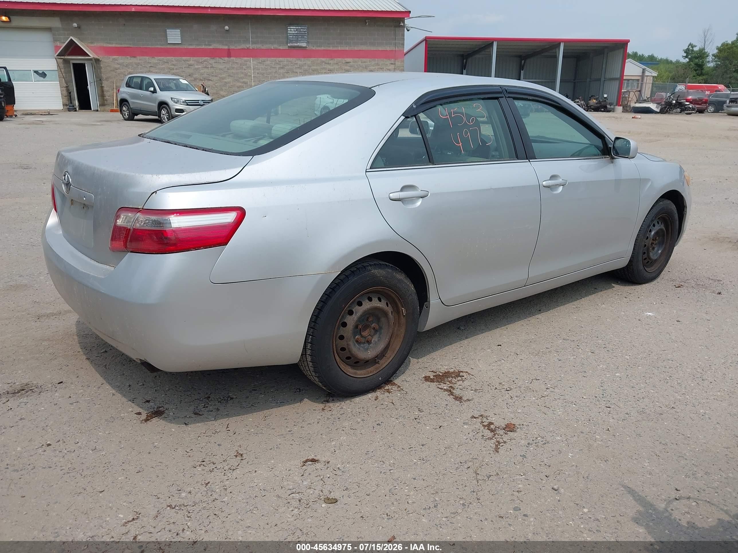 2008 Toyota Camry Le Silver vin: 4T4BE46K58R019840