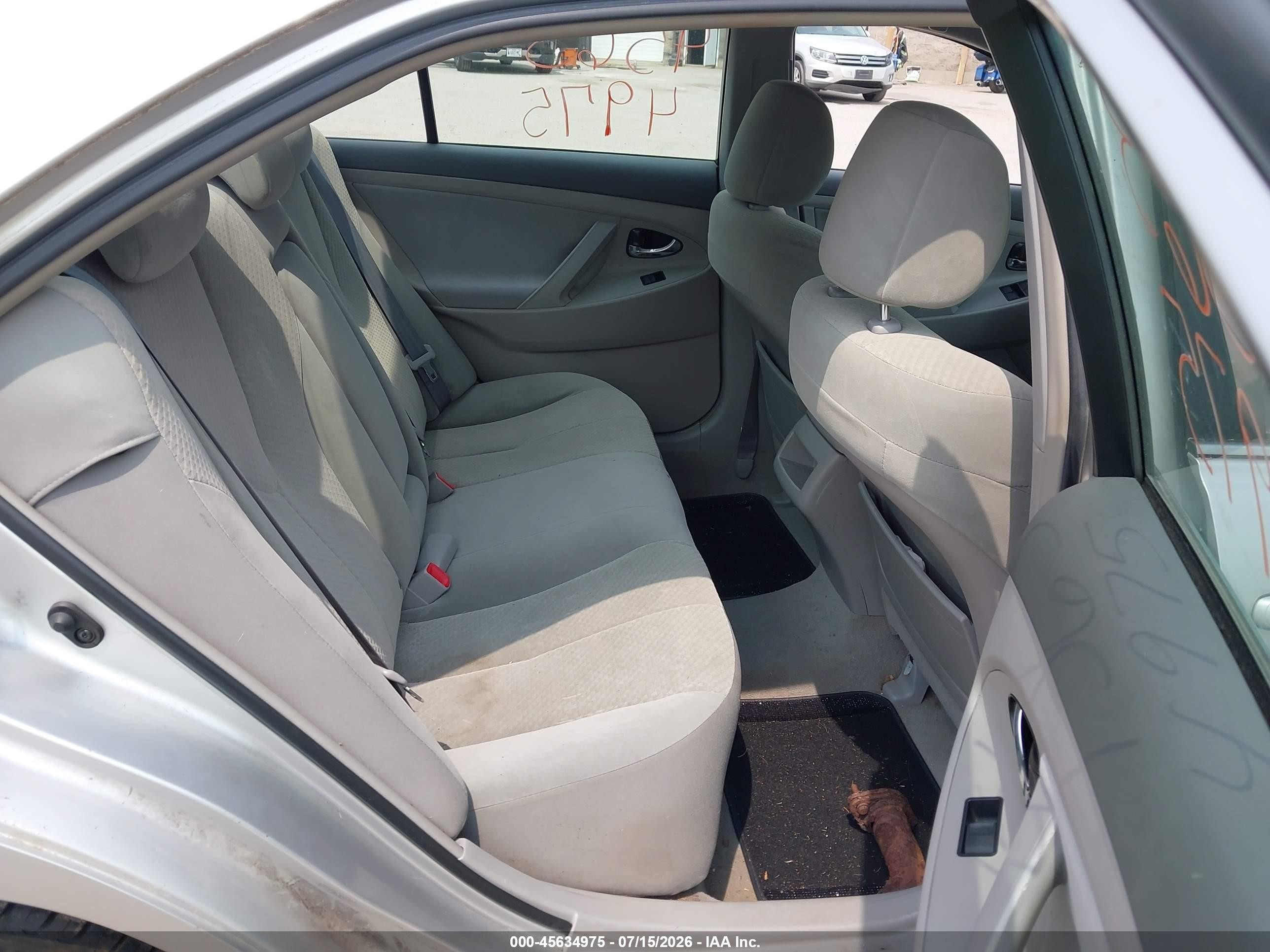 2008 Toyota Camry Le Silver vin: 4T4BE46K58R019840