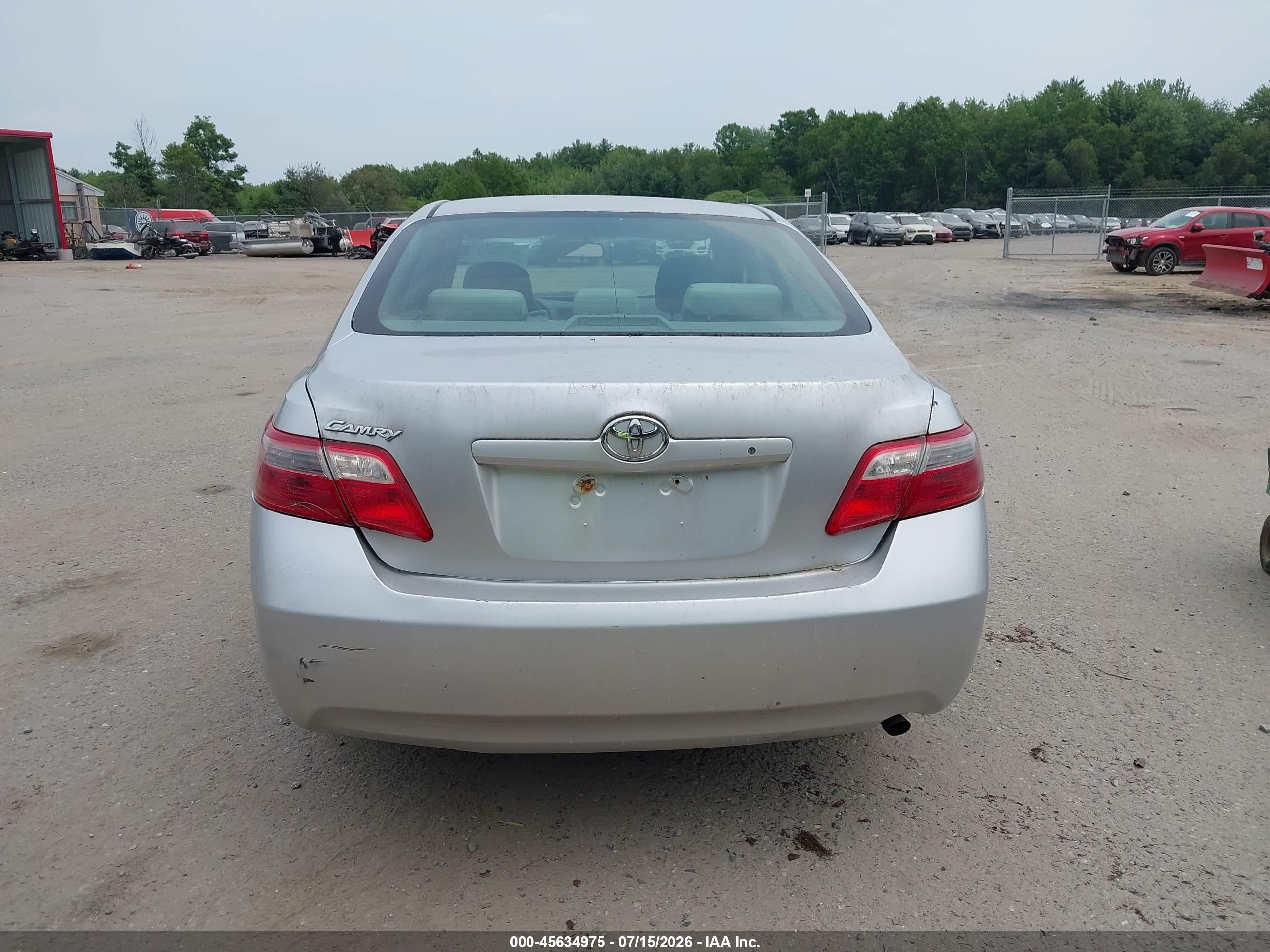 2008 Toyota Camry Le Silver vin: 4T4BE46K58R019840