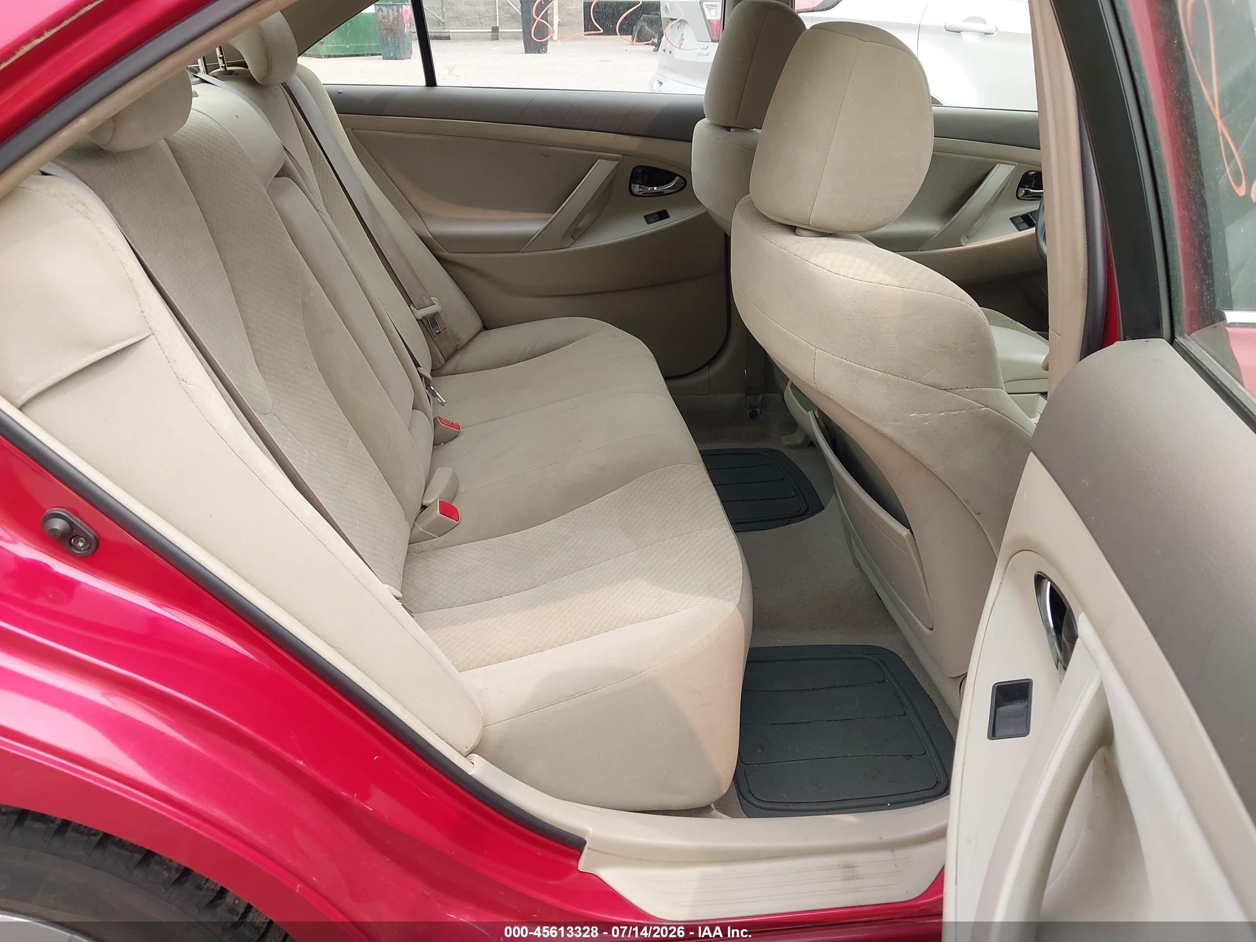 2008 Toyota Camry Le Red vin: 4T4BE46K58R042986