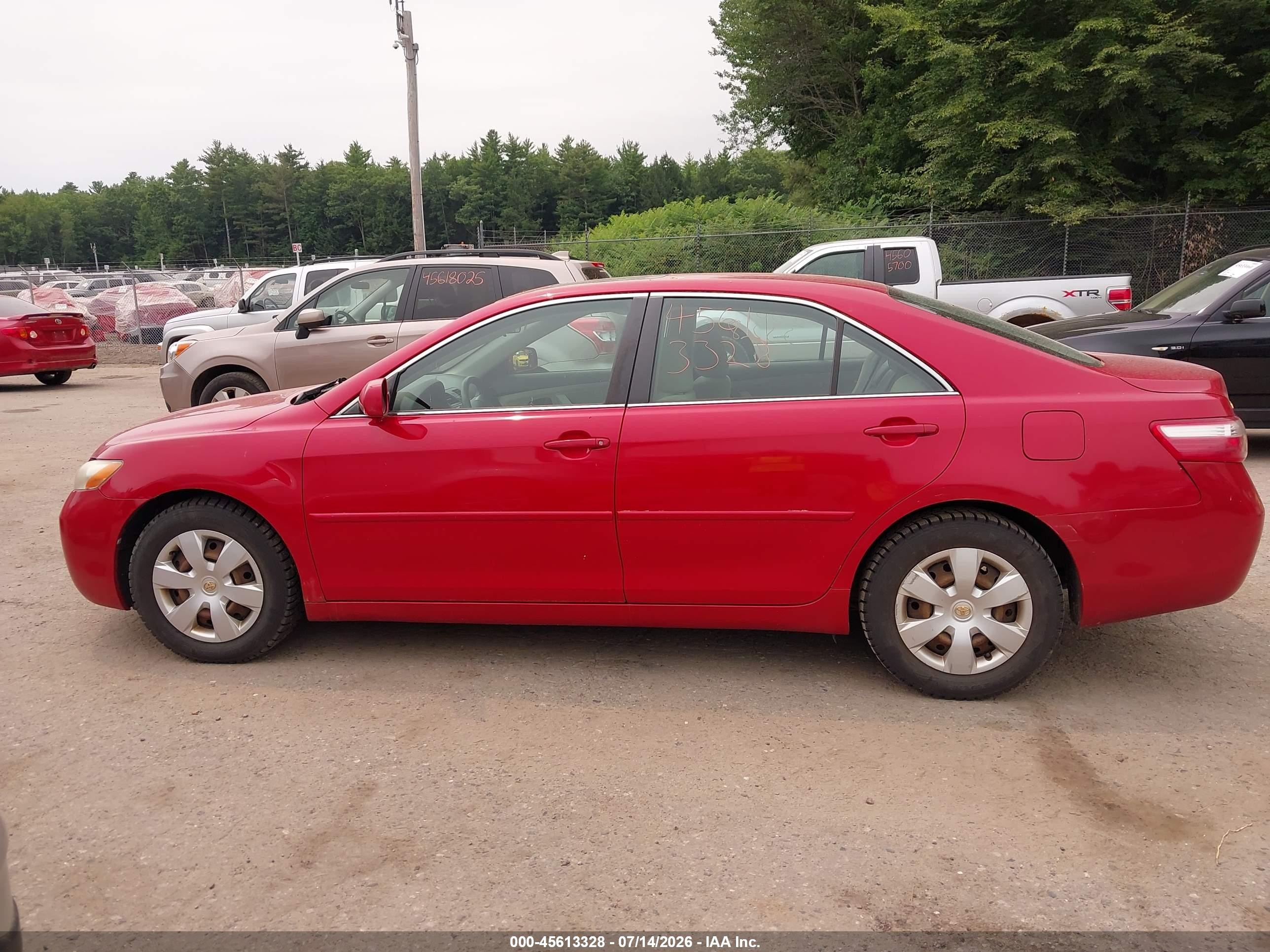 2008 Toyota Camry Le Red vin: 4T4BE46K58R042986